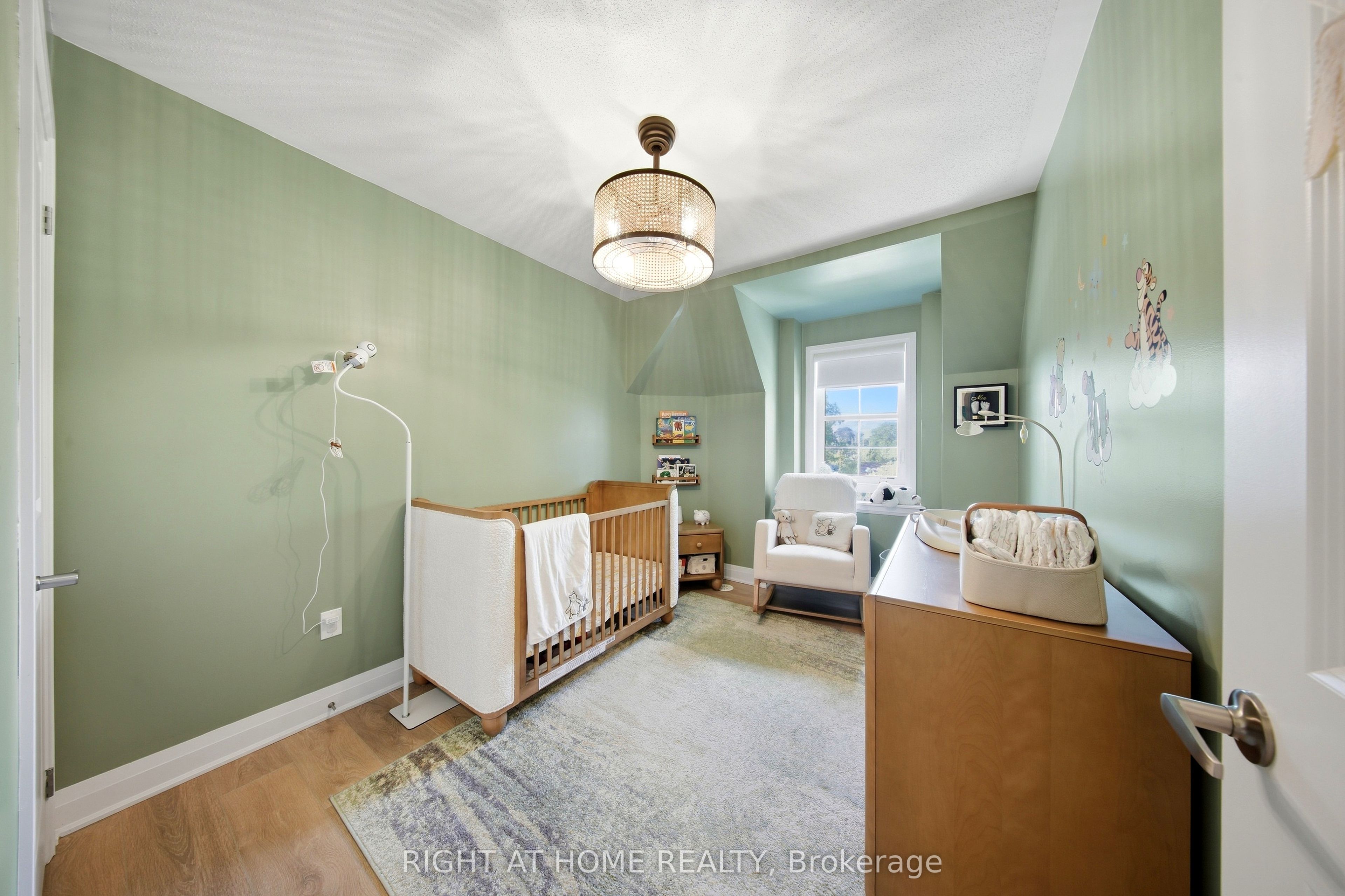 9809 Keele Street Property Photo 32