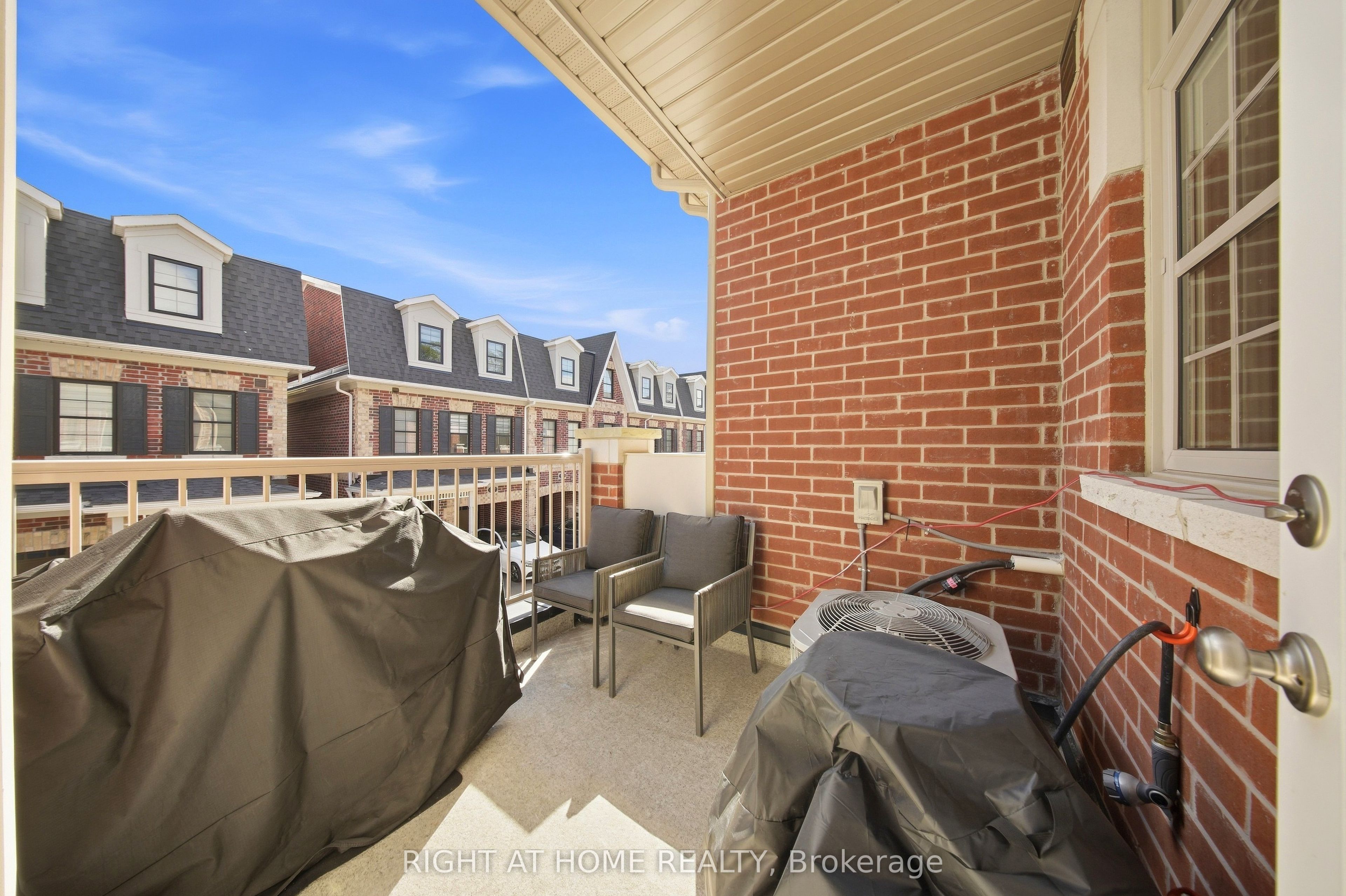 9809 Keele Street Property Photo 35