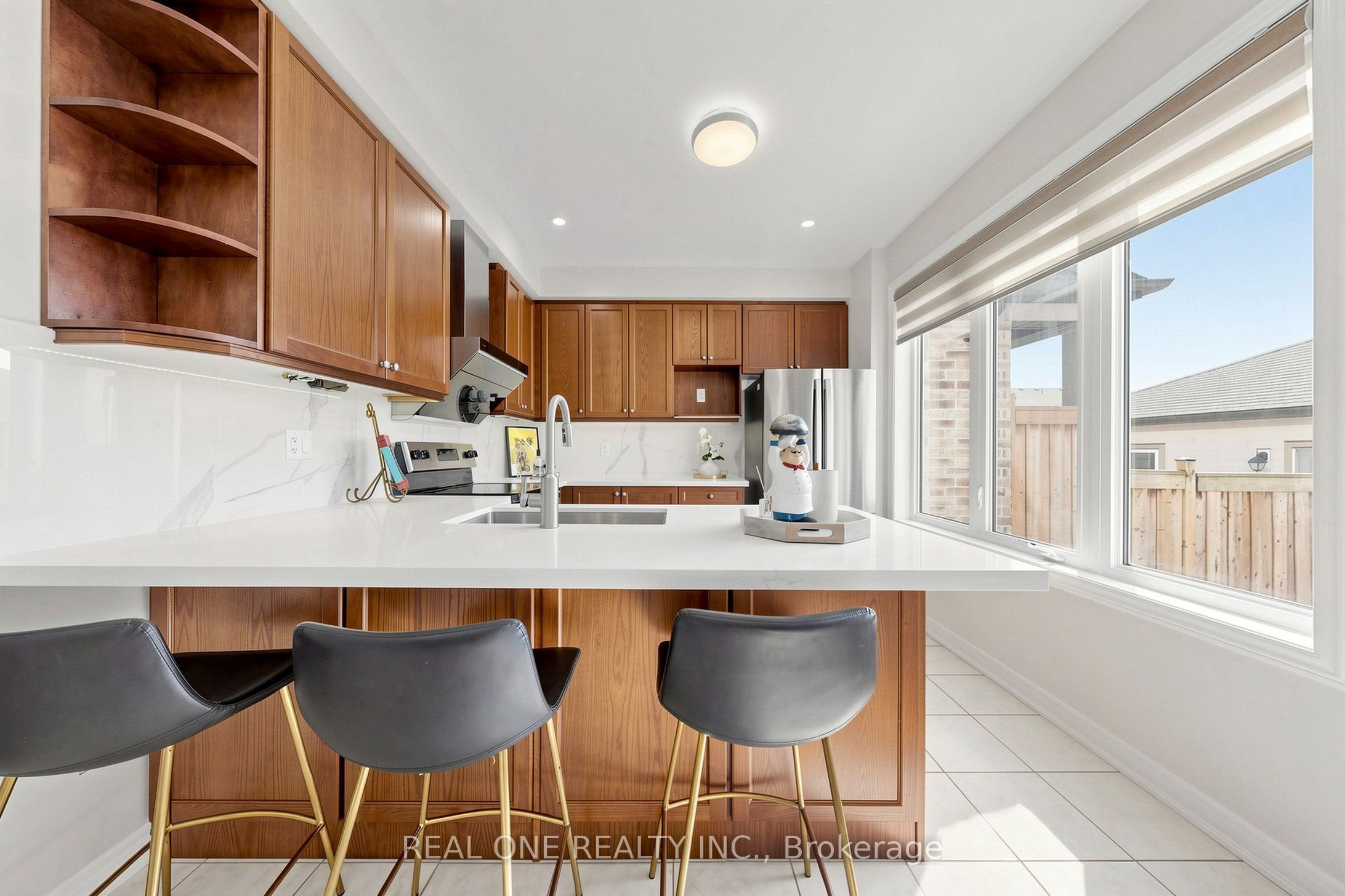 262 Cornell Centre Boulevard Property Photo 8