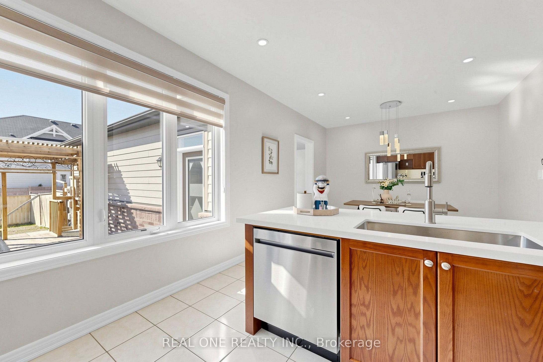 262 Cornell Centre Boulevard Property Photo 10