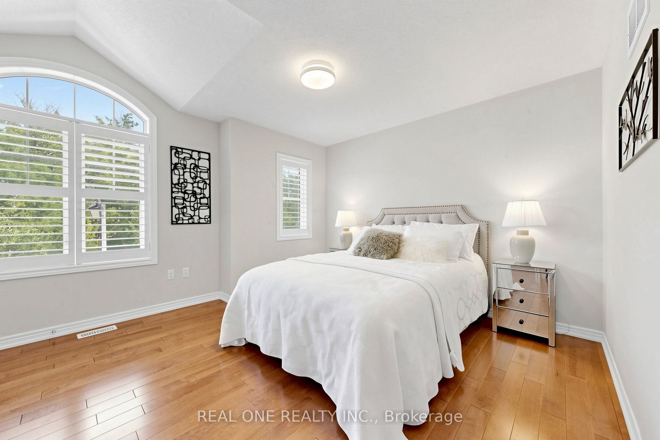 262 Cornell Centre Boulevard Property Photo 19