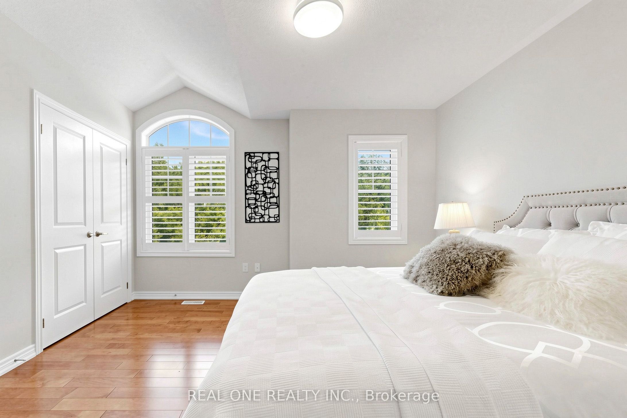 262 Cornell Centre Boulevard Property Photo 21