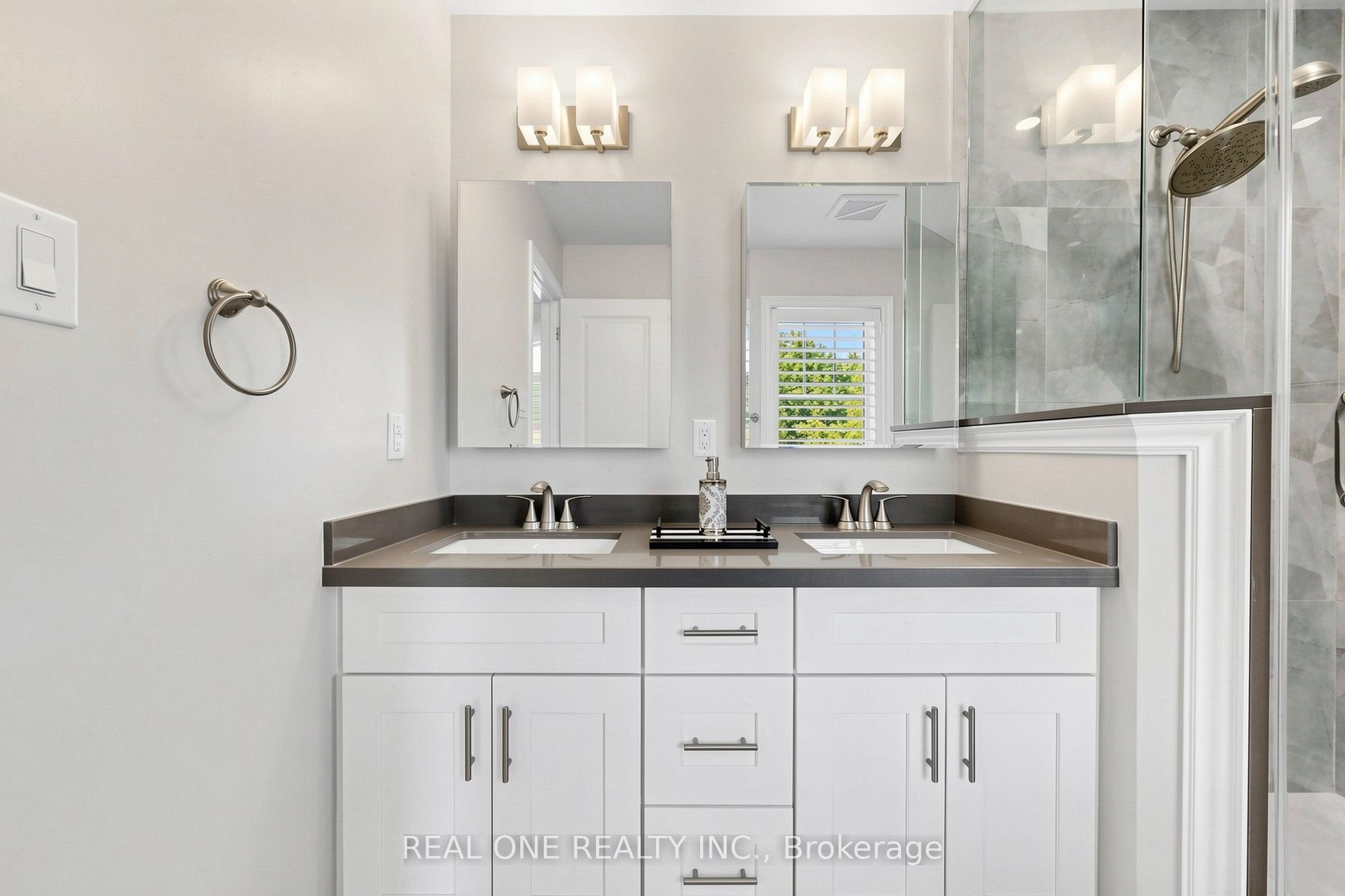 262 Cornell Centre Boulevard Property Photo 23