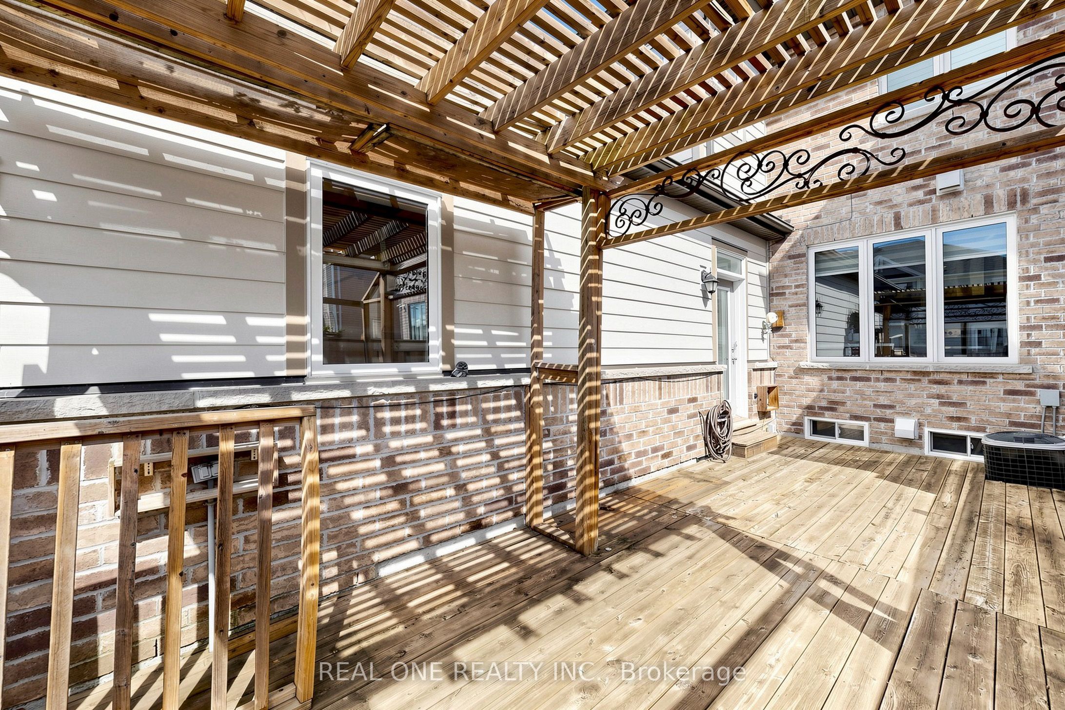 262 Cornell Centre Boulevard Property Photo 32