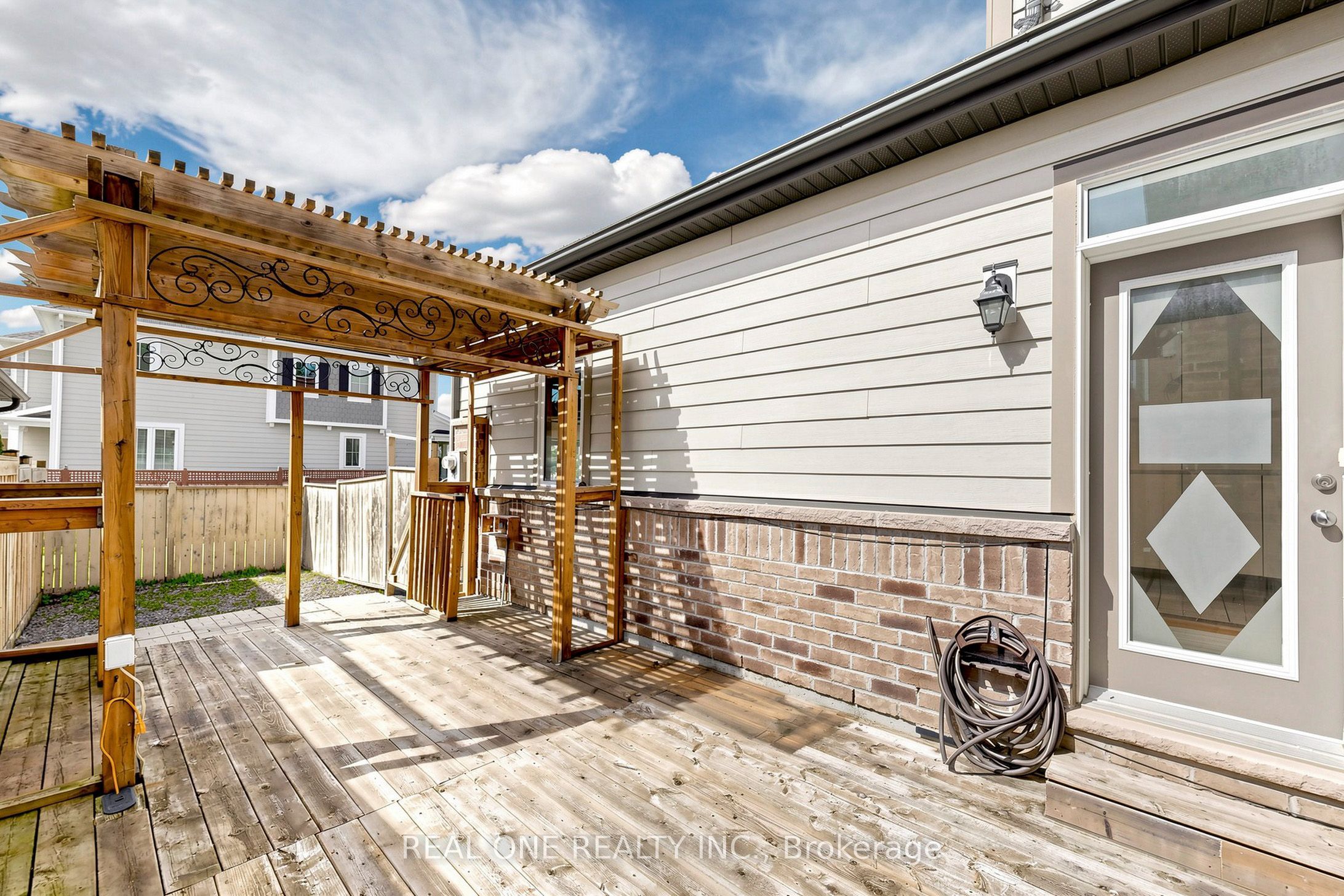 262 Cornell Centre Boulevard Property Photo 33