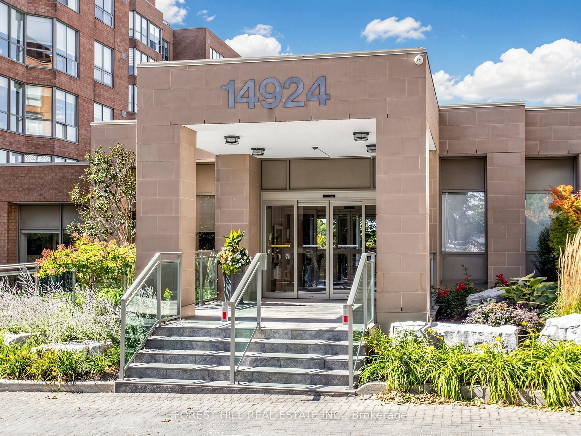 14924 Yonge Street 225 Property Photo 2
