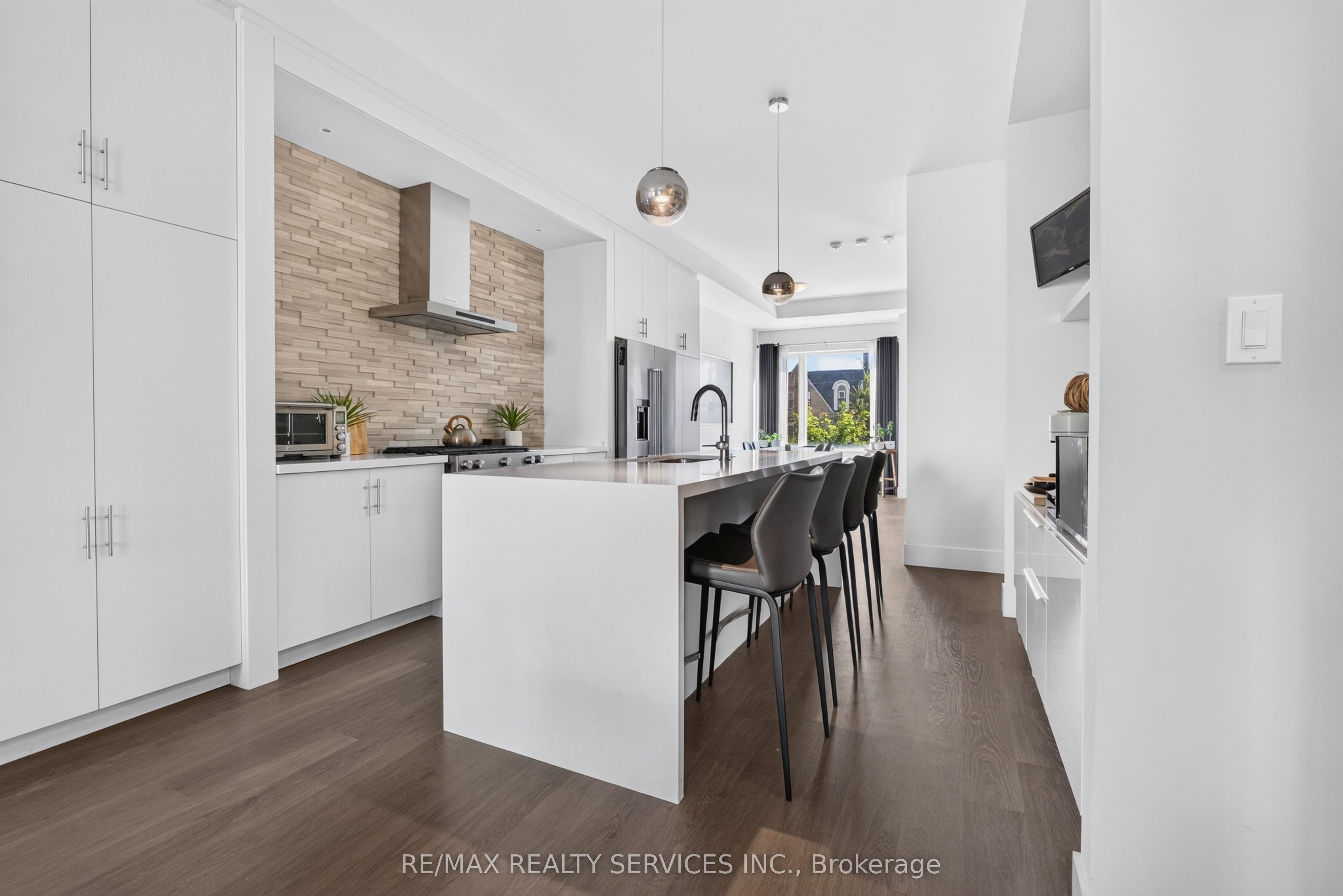 3878 Major Mackenzie Drive Property Photo 12