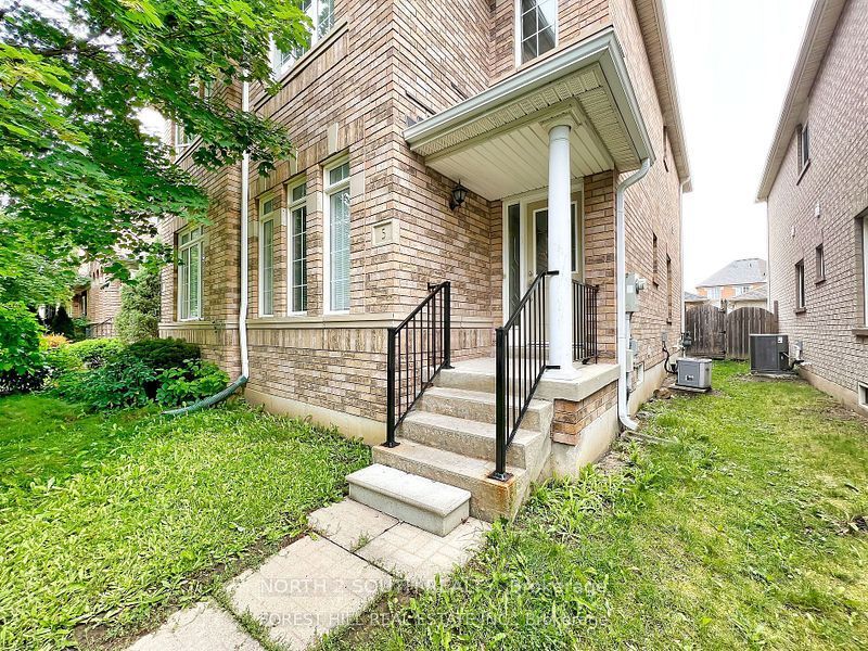 5 Bellagio Crescent Property Photo 1