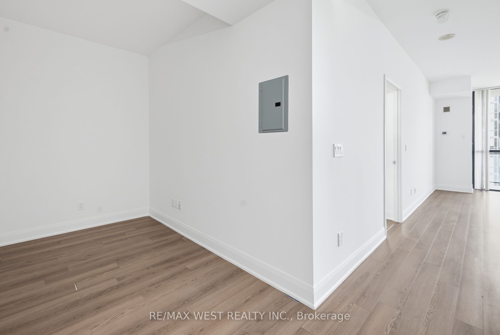 2900 Highway 7 605 Property Photo 12