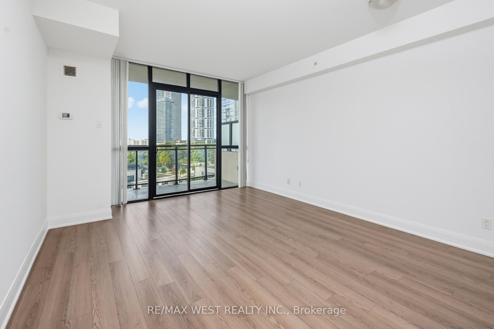 2900 Highway 7 605 Property Photo 16