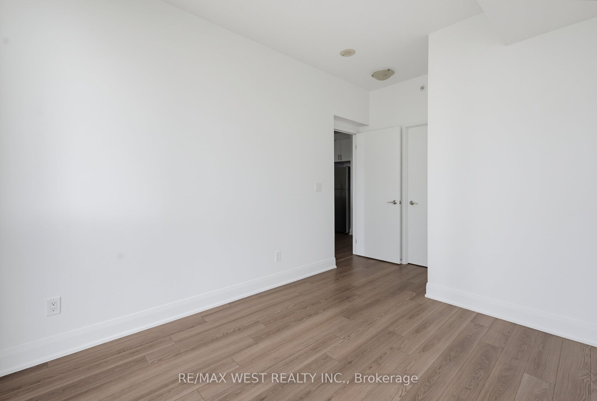 2900 Highway 7 605 Property Photo 22