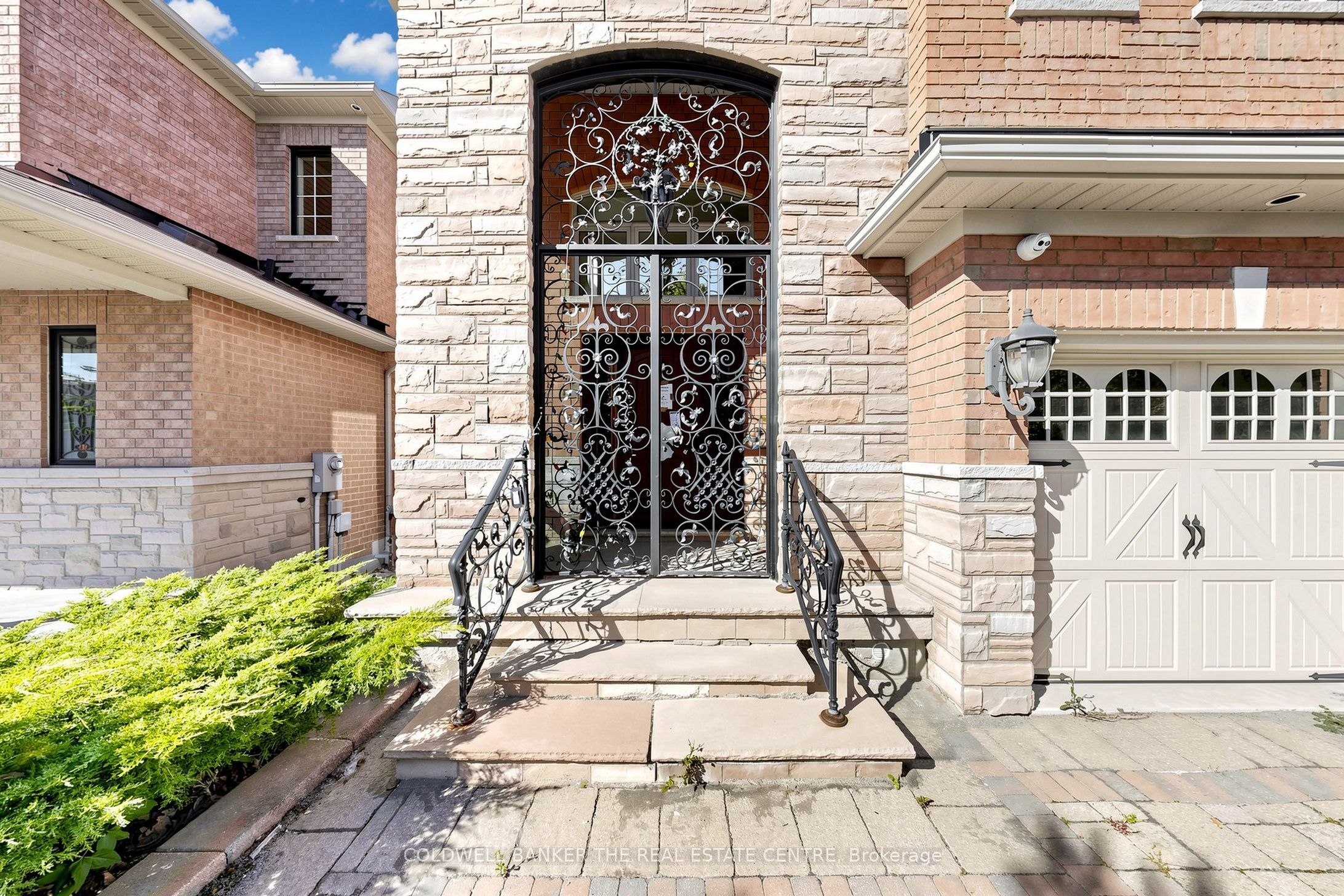 20 Shalom Aleichem Court Property Photo 2
