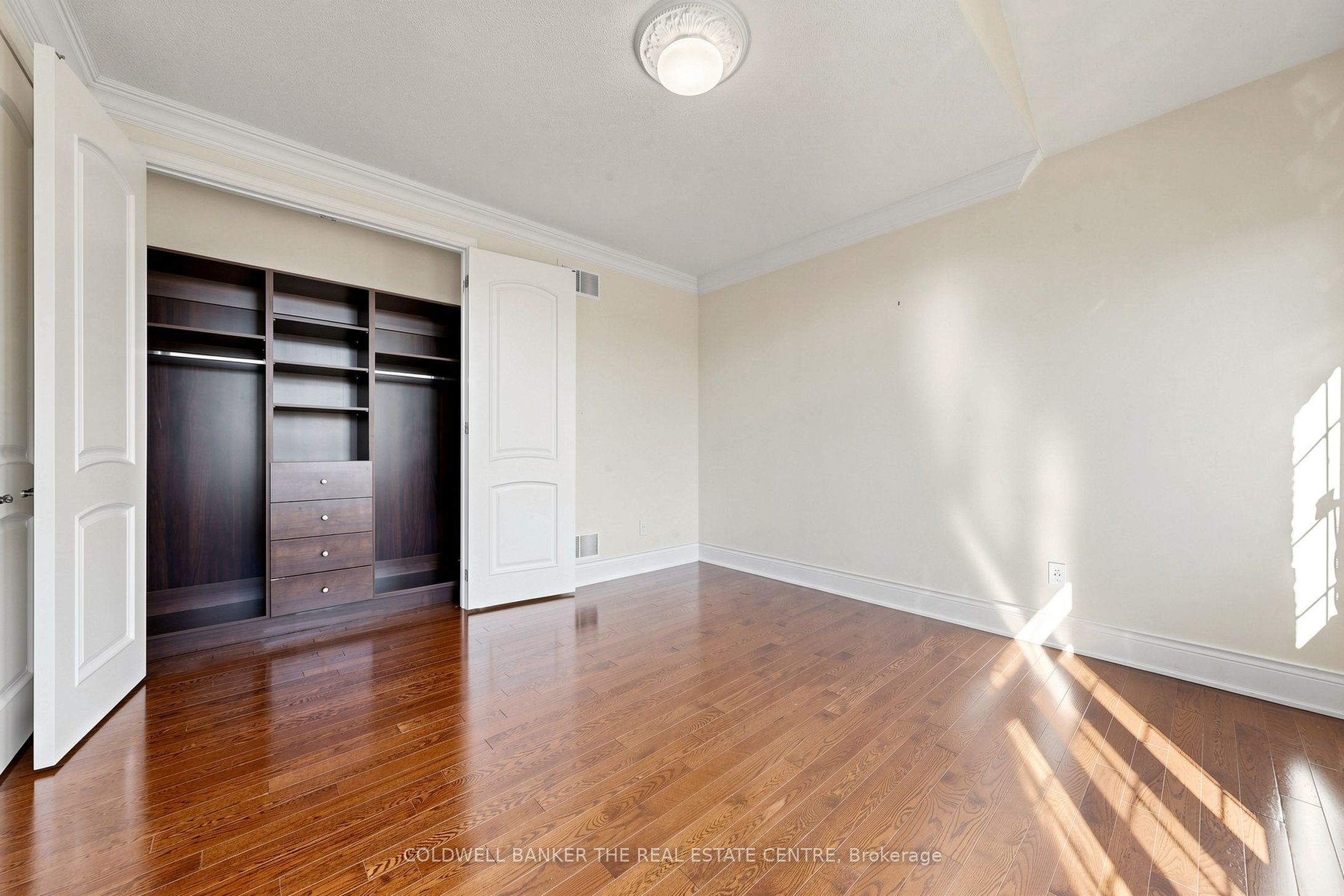 20 Shalom Aleichem Court Property Photo 19