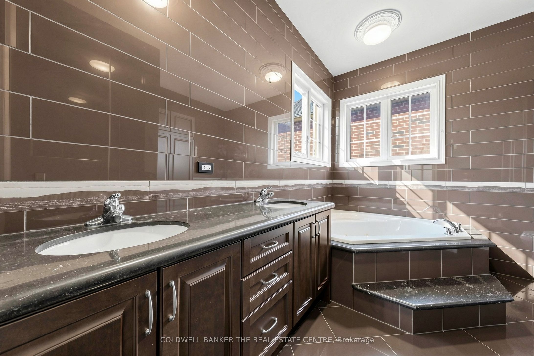 20 Shalom Aleichem Court Property Photo 28