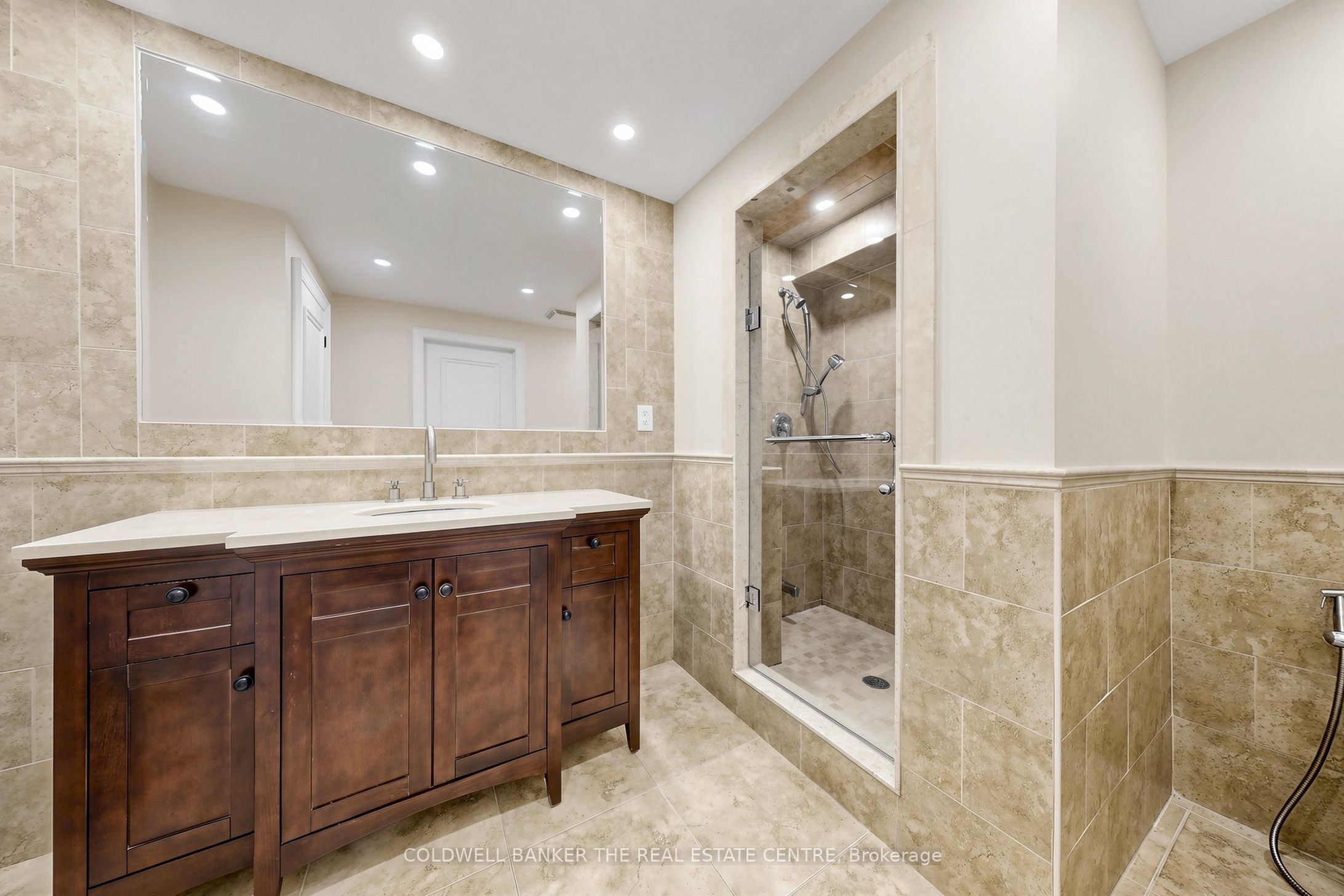 20 Shalom Aleichem Court Property Photo 39