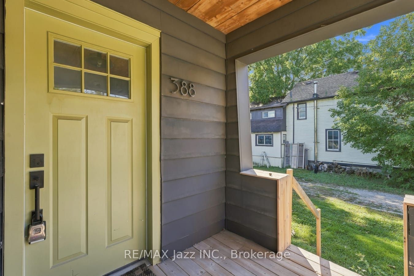 388 Eagle Street Property Photo 2