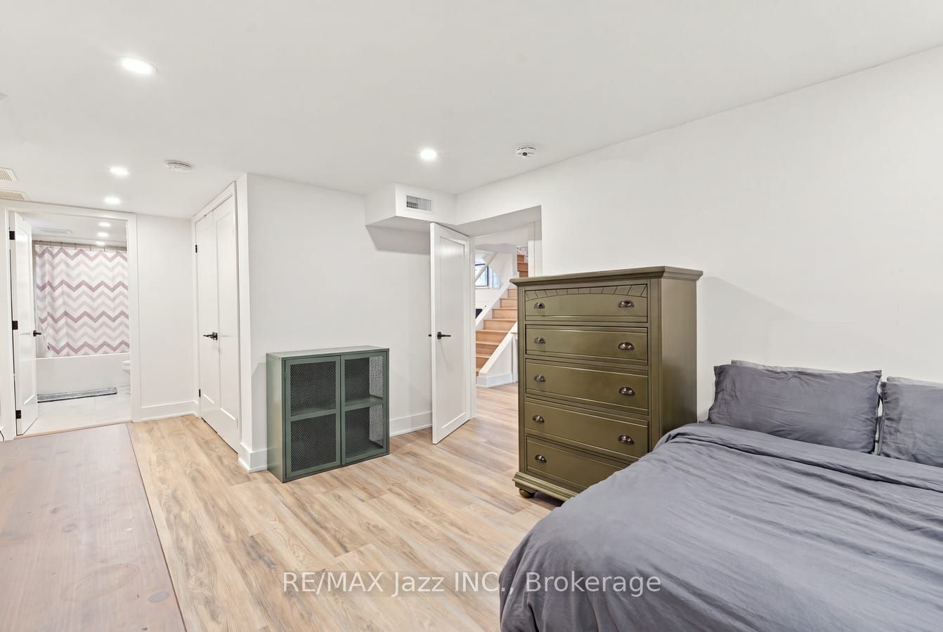 388 Eagle Street Property Photo 16