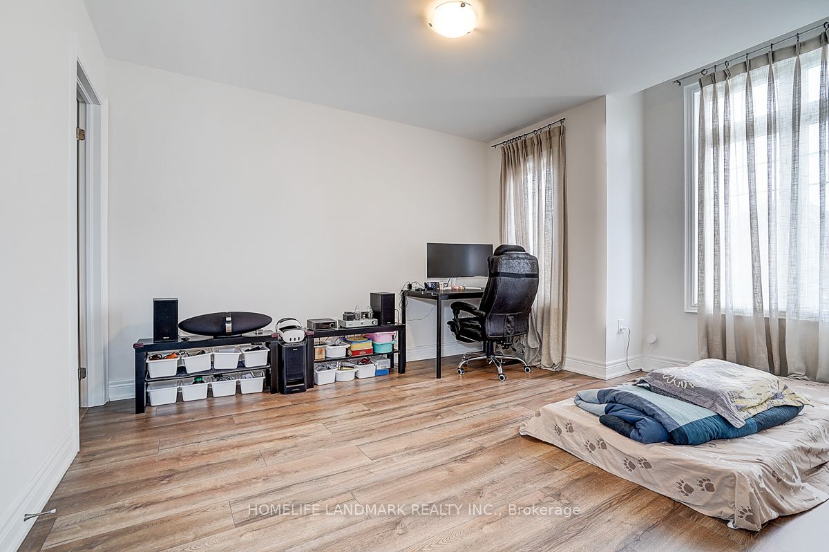 57 Faimira Avenue Property Photo 38