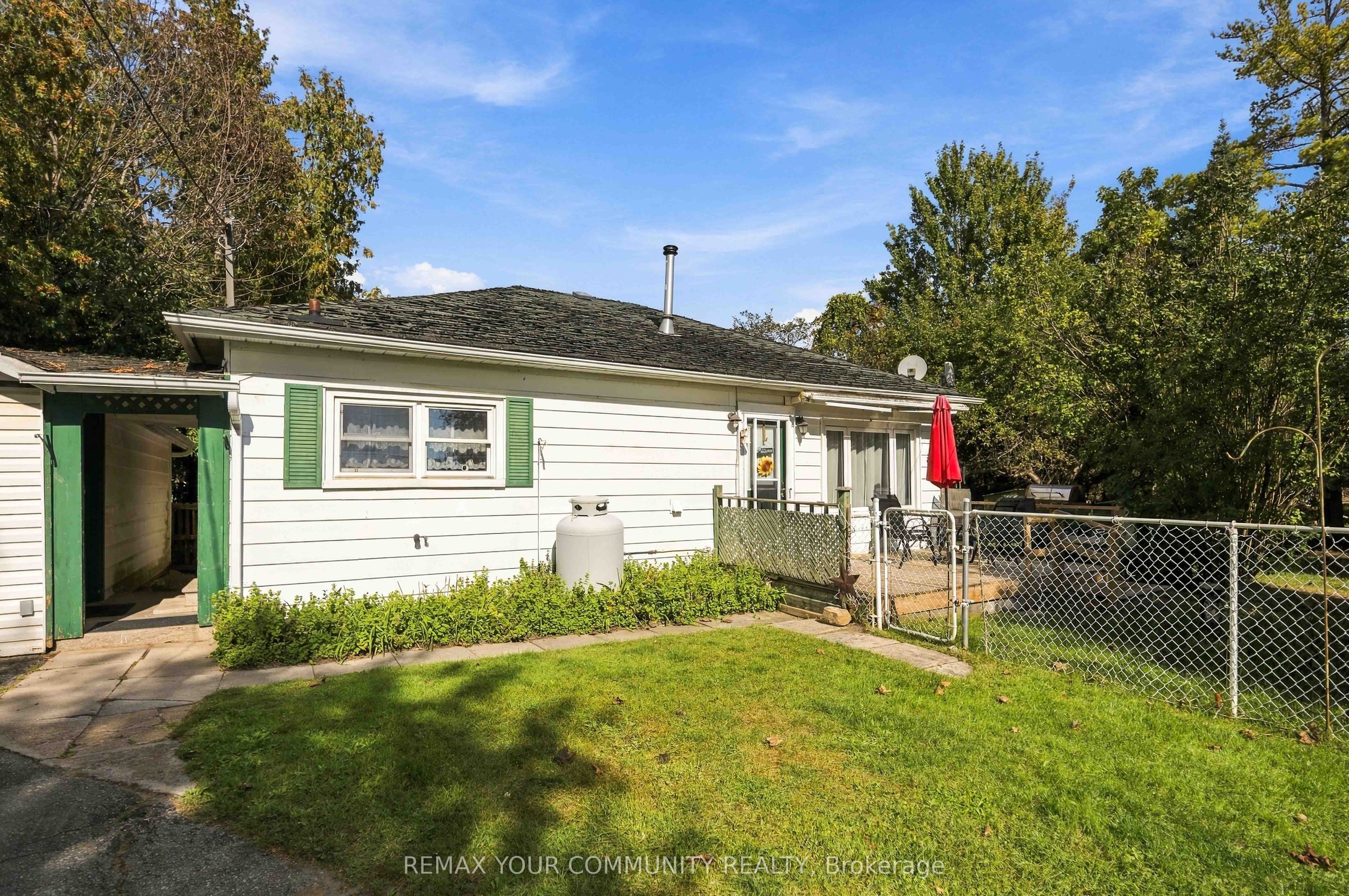 85 Catering Road Property Photo 3