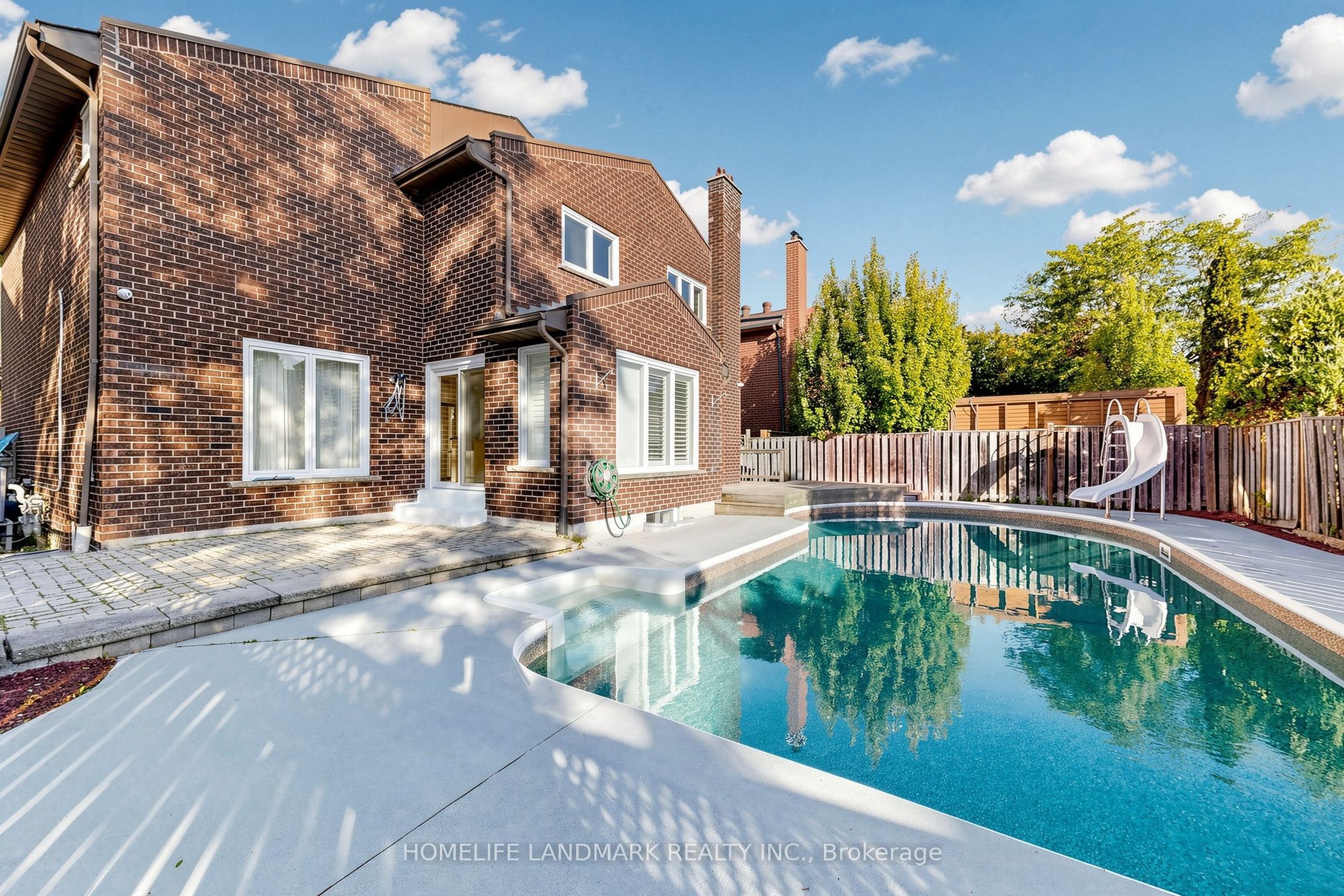 23 Hashbury Place Property Photo 31