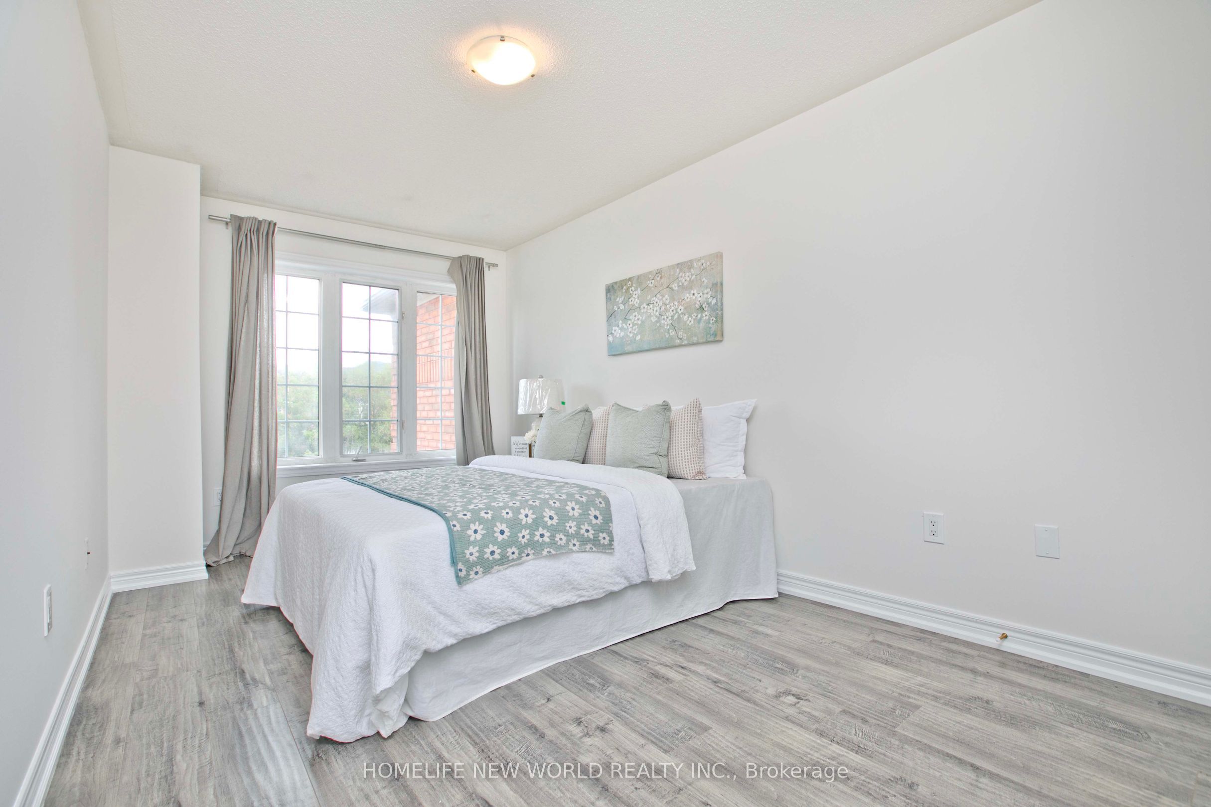 16 Venture Avenue Property Photo 18
