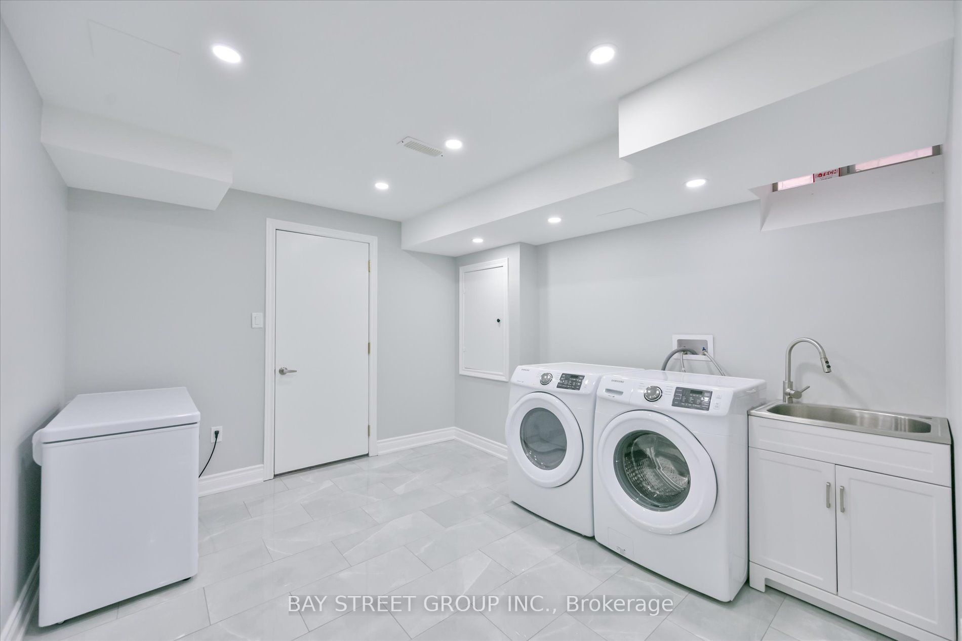 62 Roth Street Property Photo 40