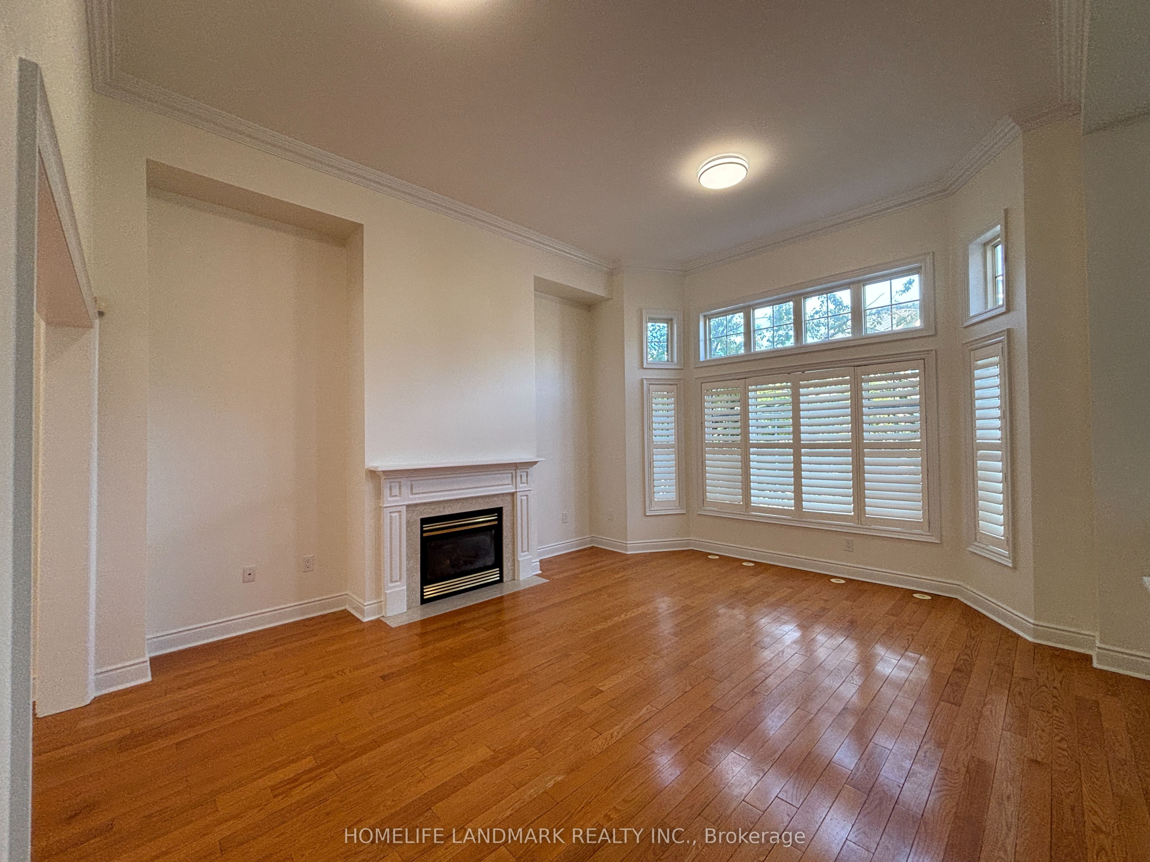 168 Legends Way Property Photo 5