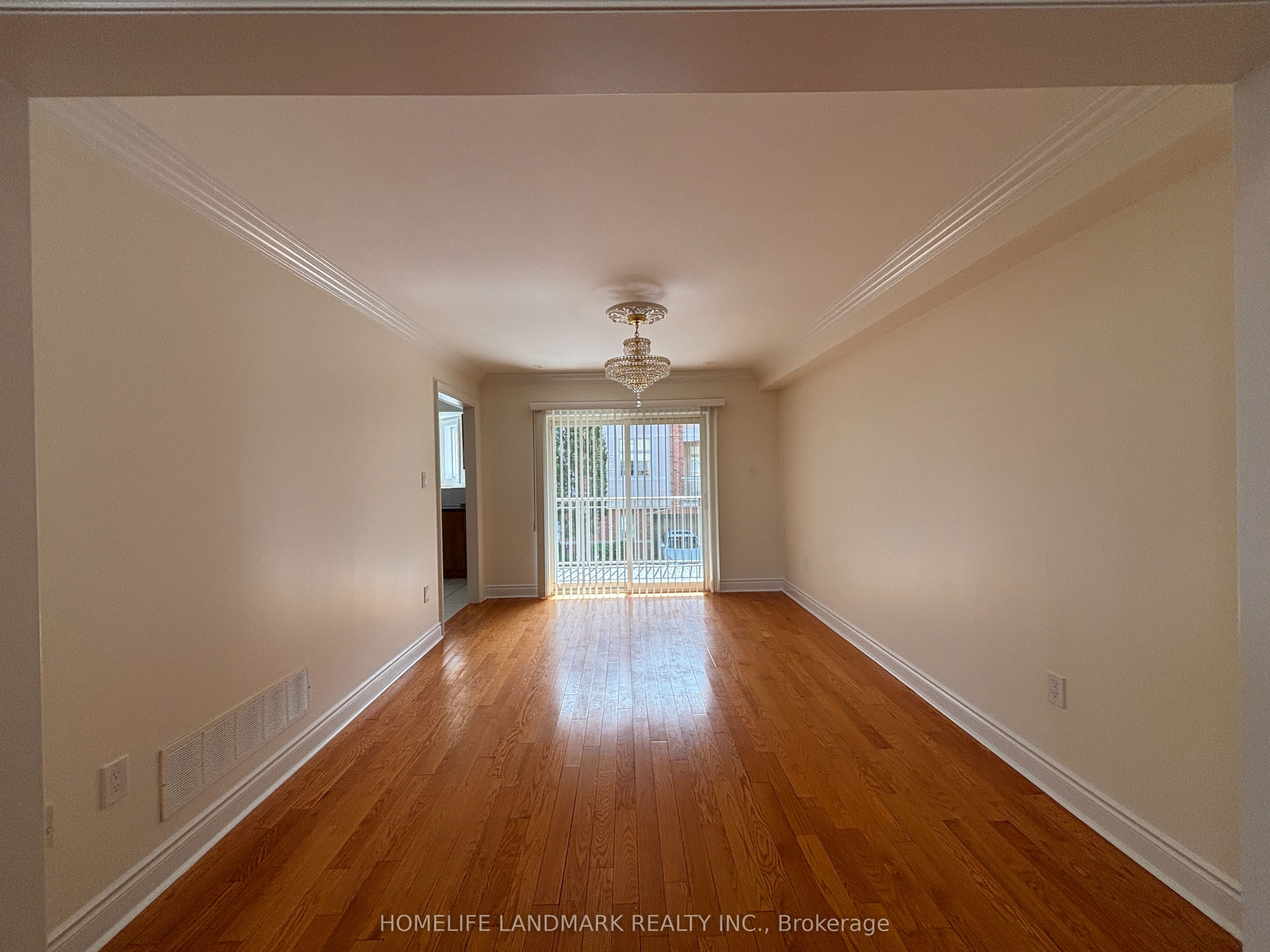 168 Legends Way Property Photo 7