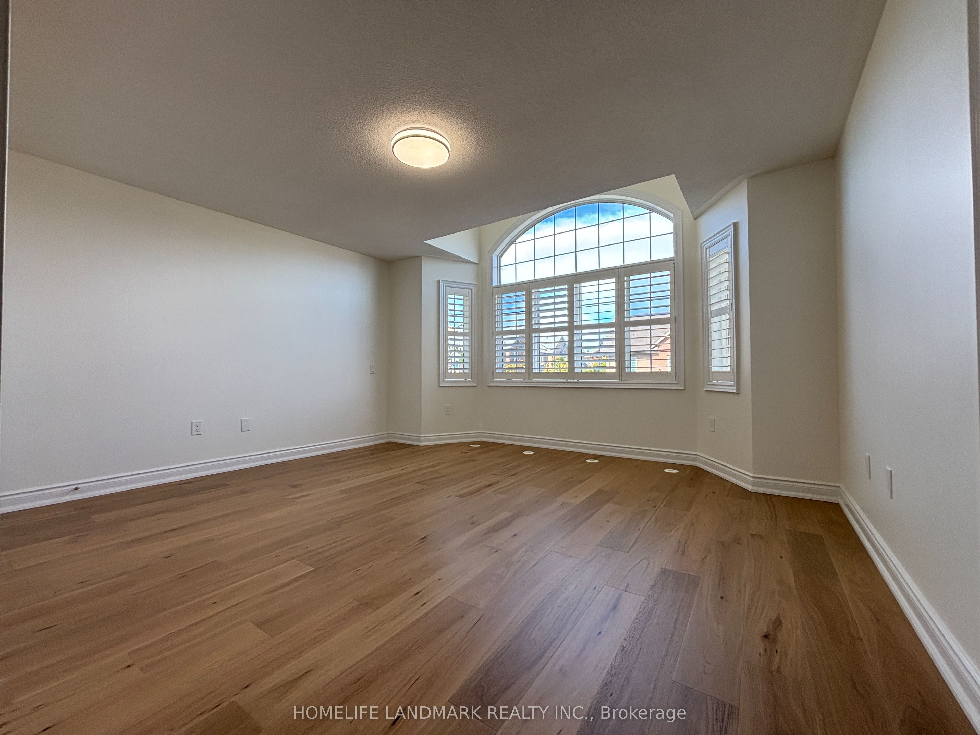 168 Legends Way Property Photo 12