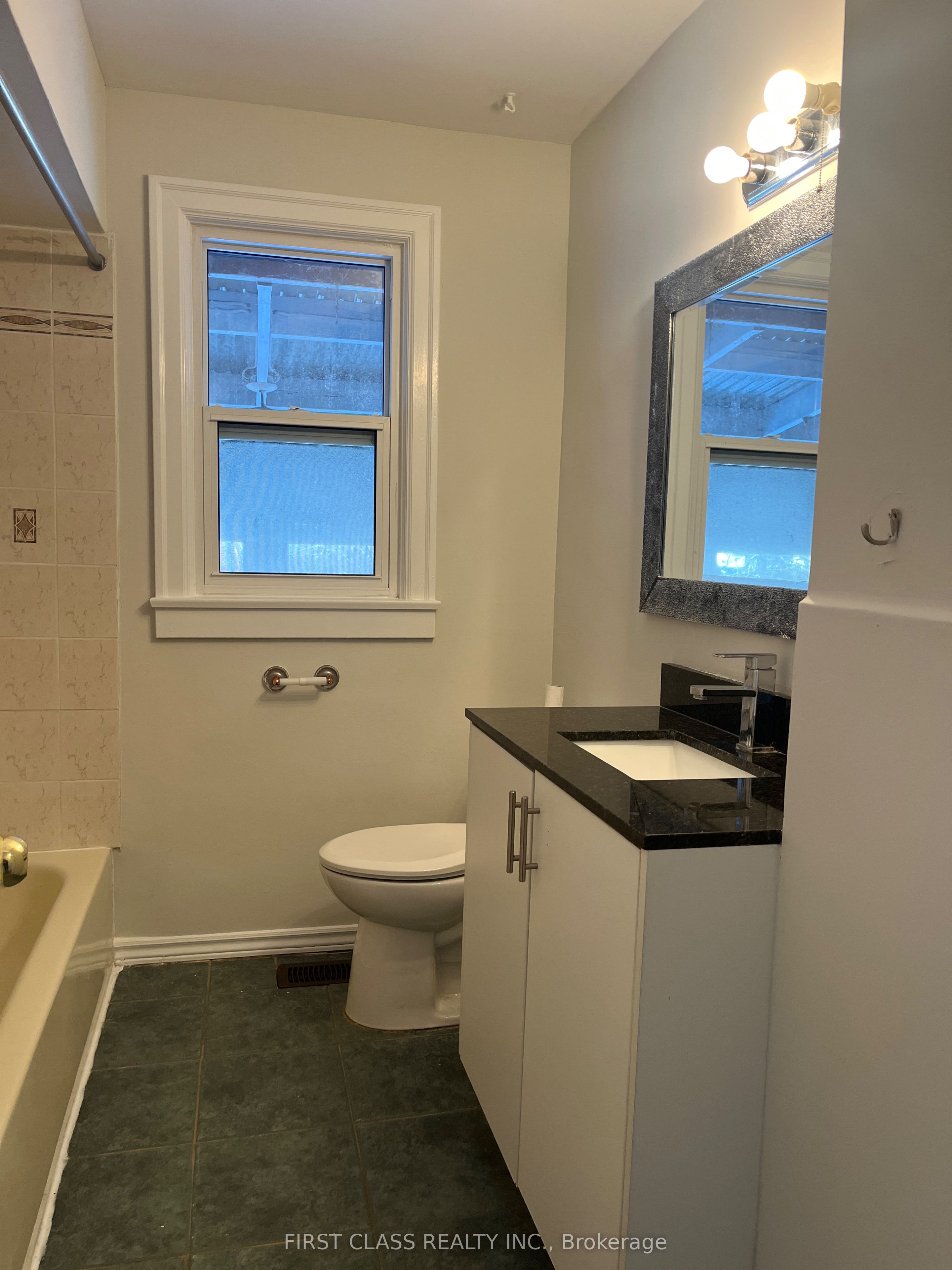 66 North Lake Road Property Photo 8