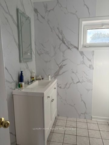 186 King Road Property Photo 17