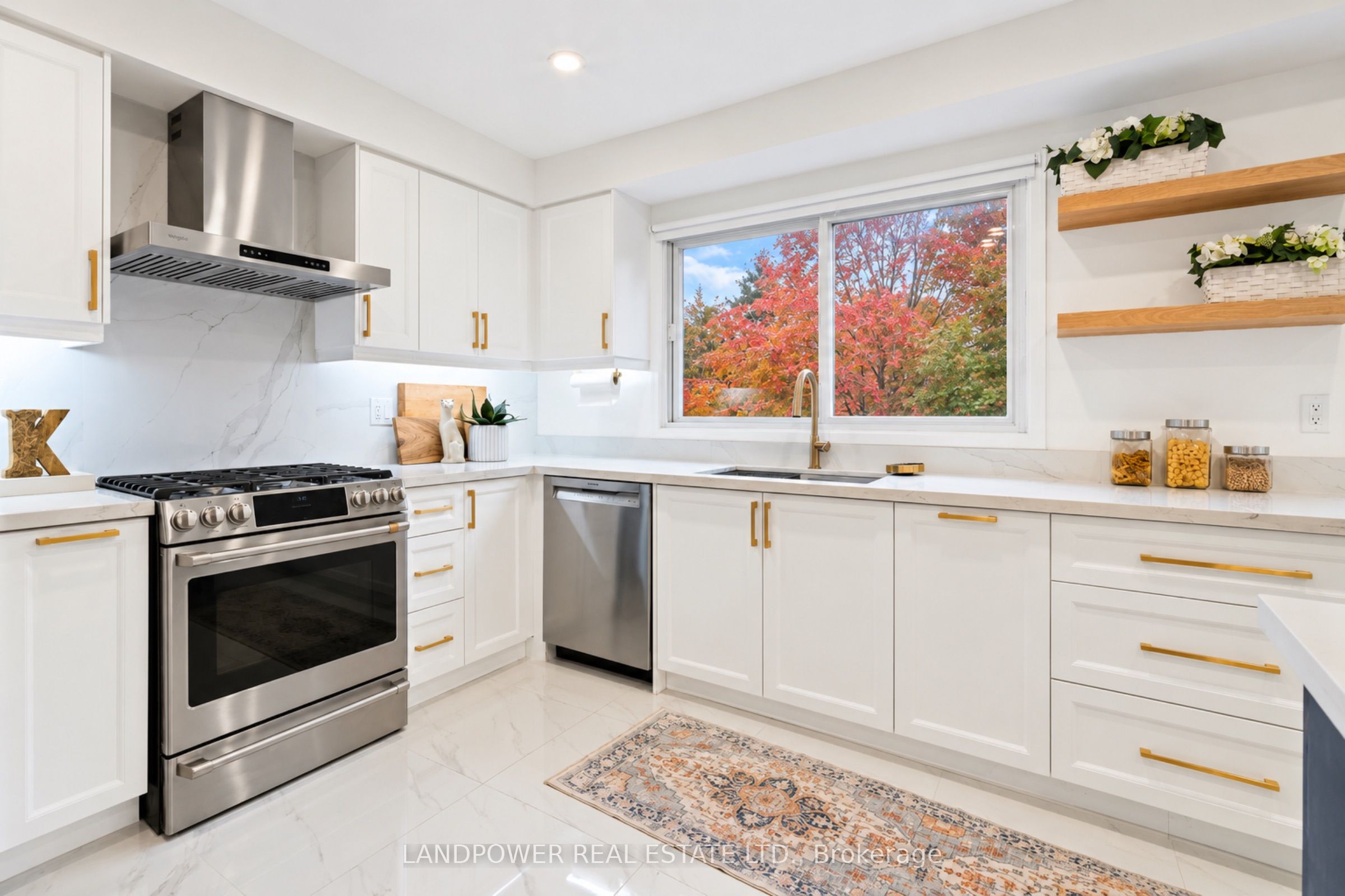 106 Poplar Crescent Property Photo 8