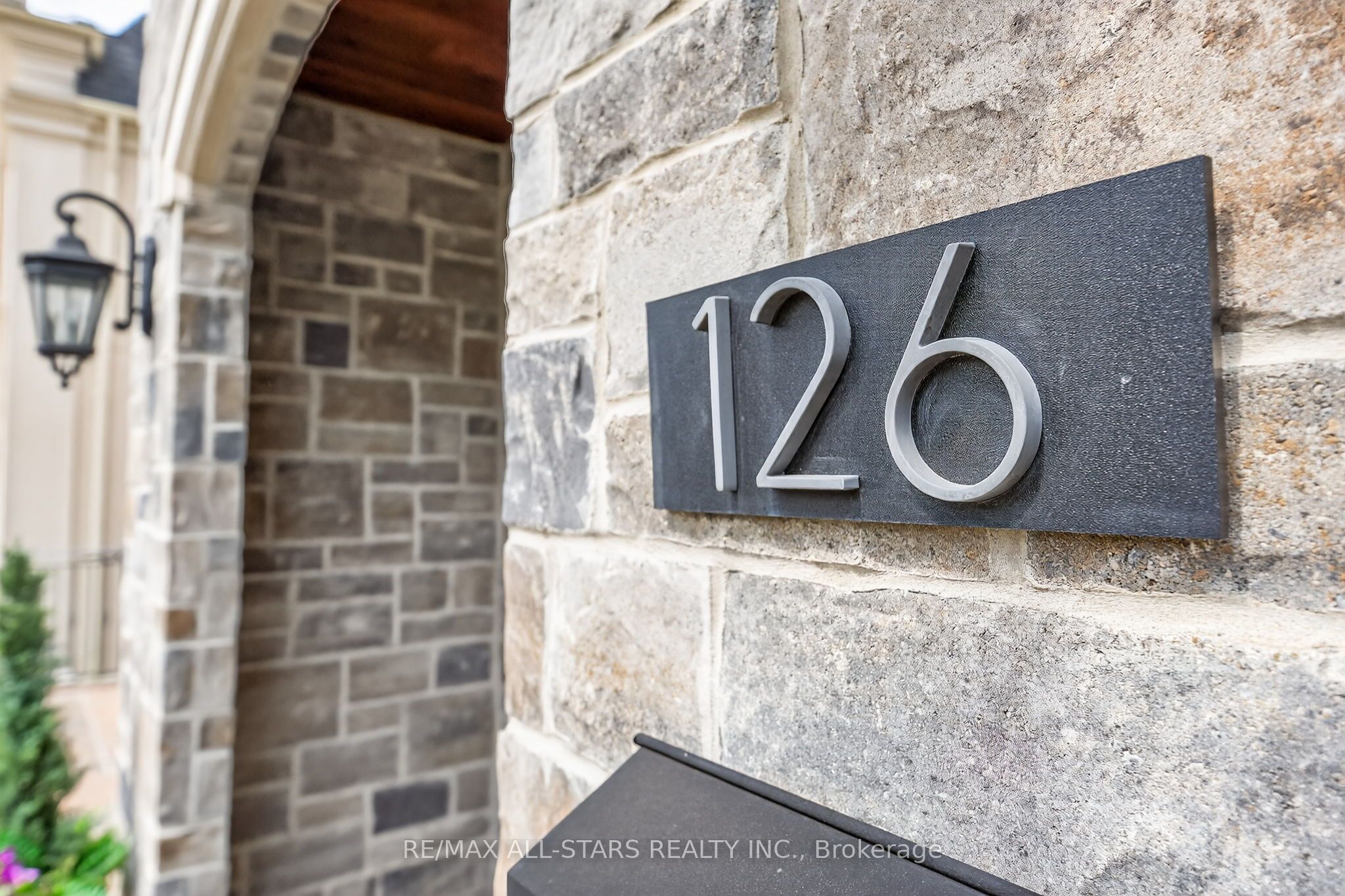 126 Hillview Road Property Photo 3