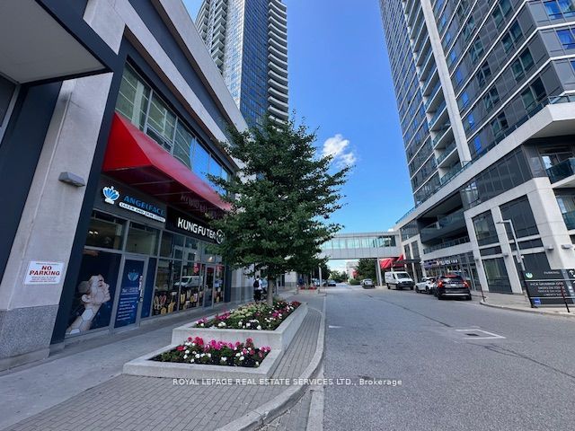 7163 Yonge Street 102 Property Photo 2