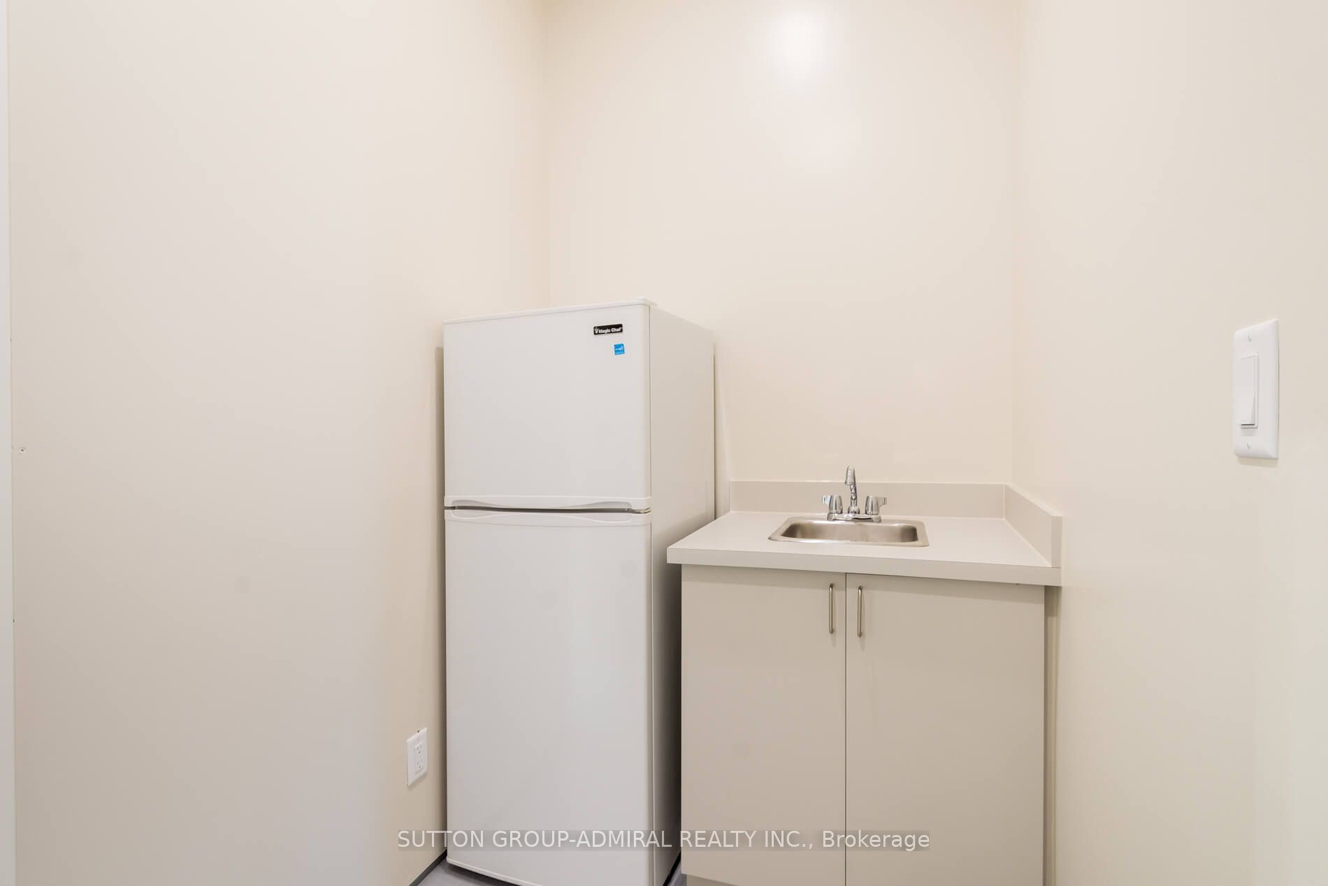 3300 Steeles Avenue W 14 Property Photo 7