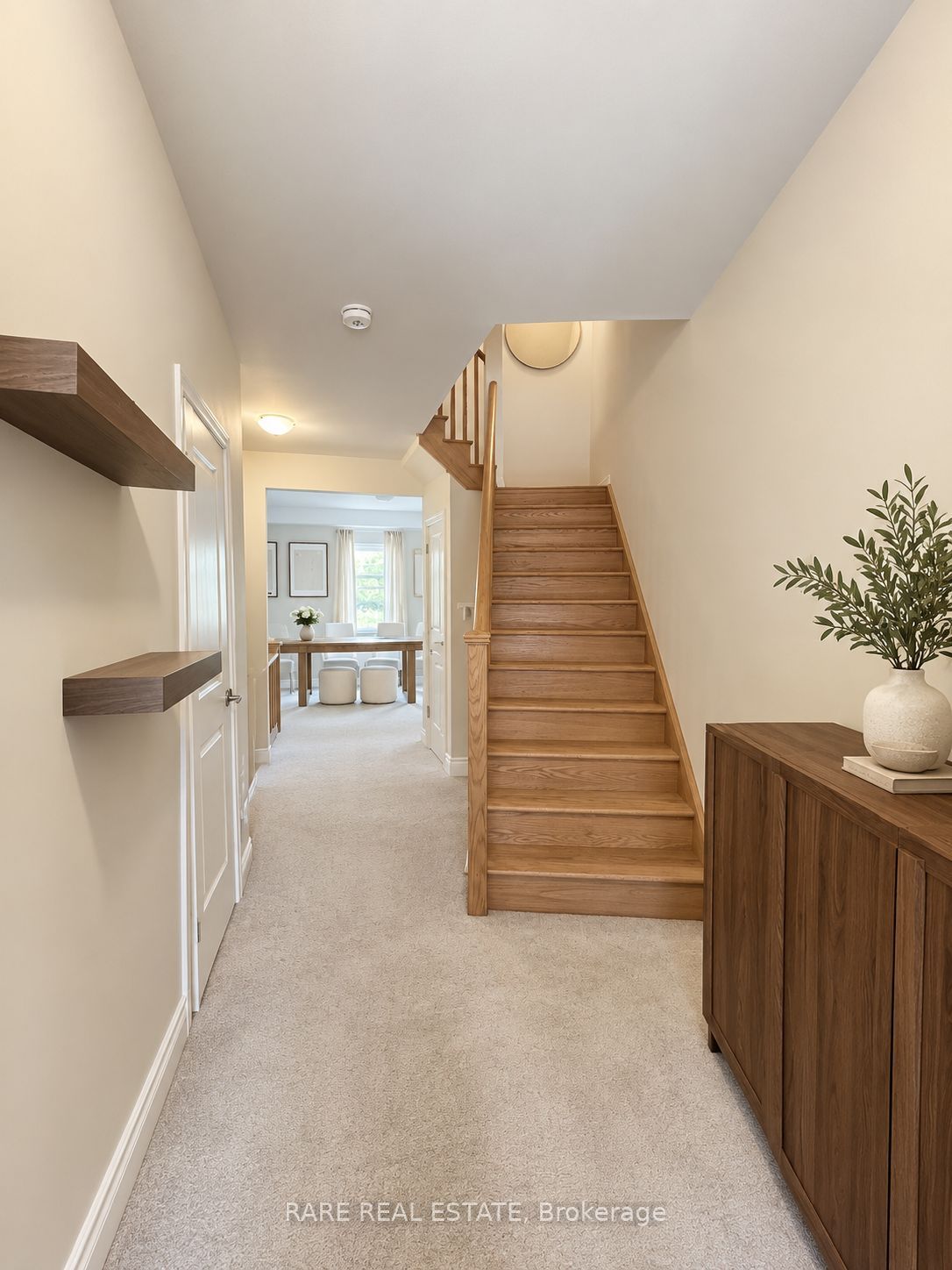 55 Inverary Crescent Property Photo 2