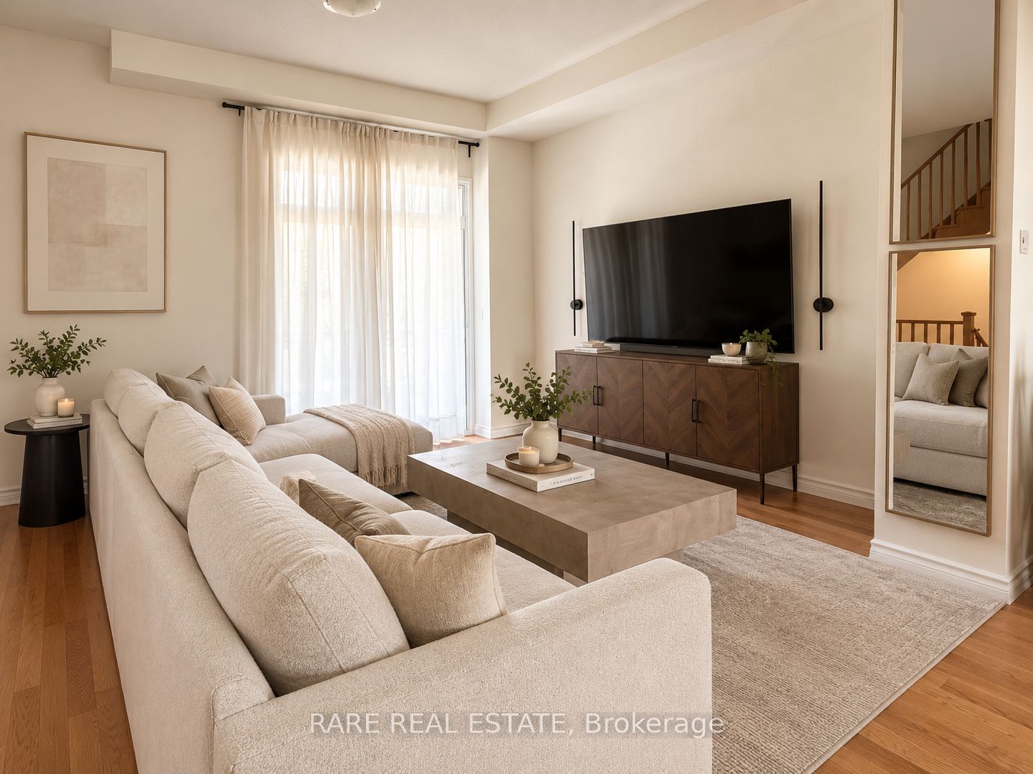 55 Inverary Crescent Property Photo 3