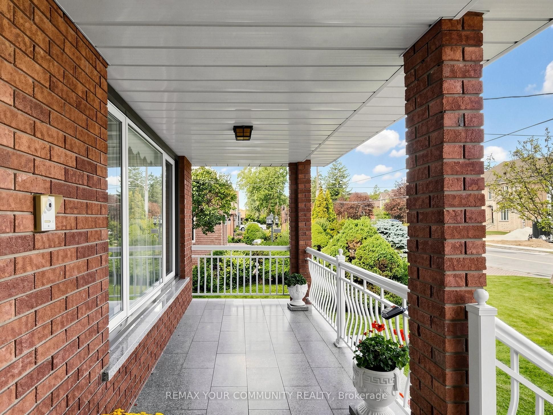 35 May Avenue Property Photo 4