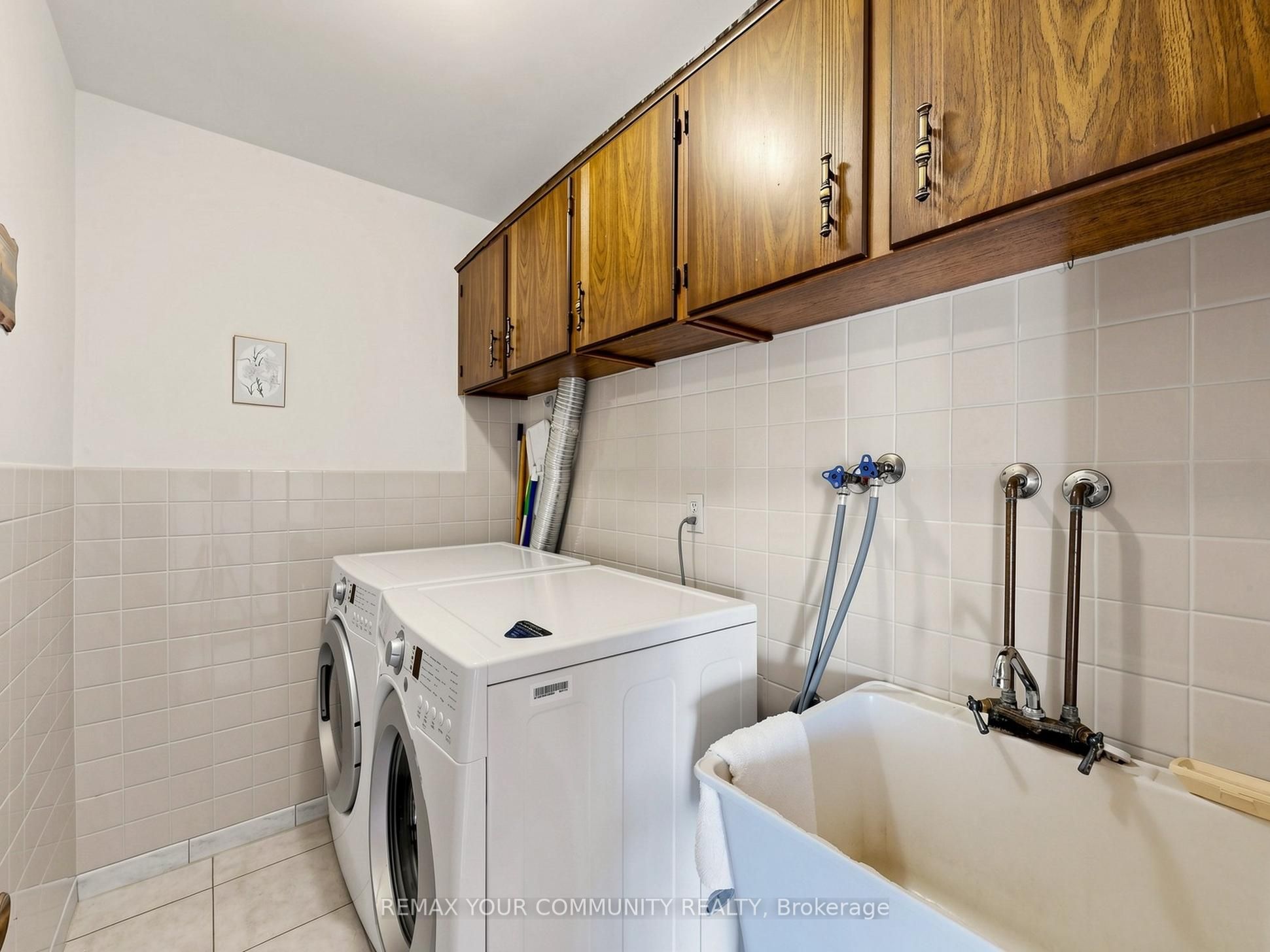 35 May Avenue Property Photo 18