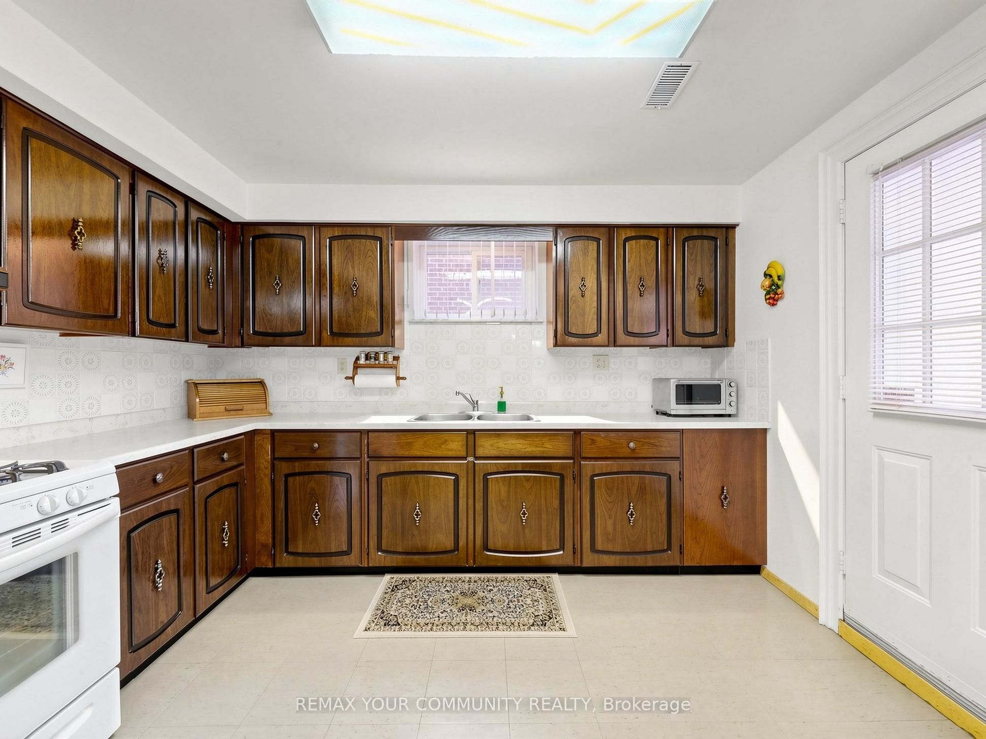 35 May Avenue Property Photo 32