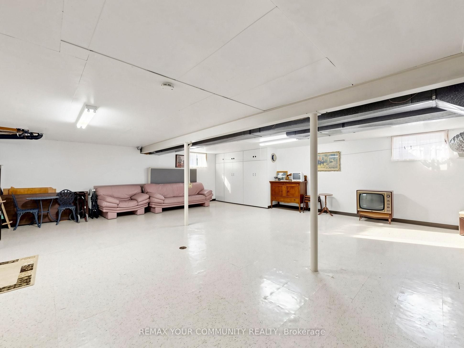35 May Avenue Property Photo 37