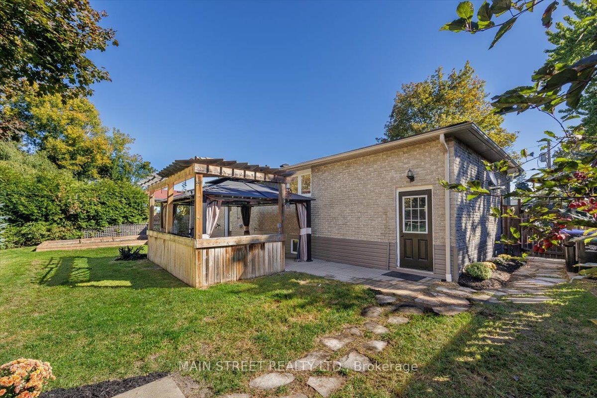 38 Townsend Avenue Property Photo 6