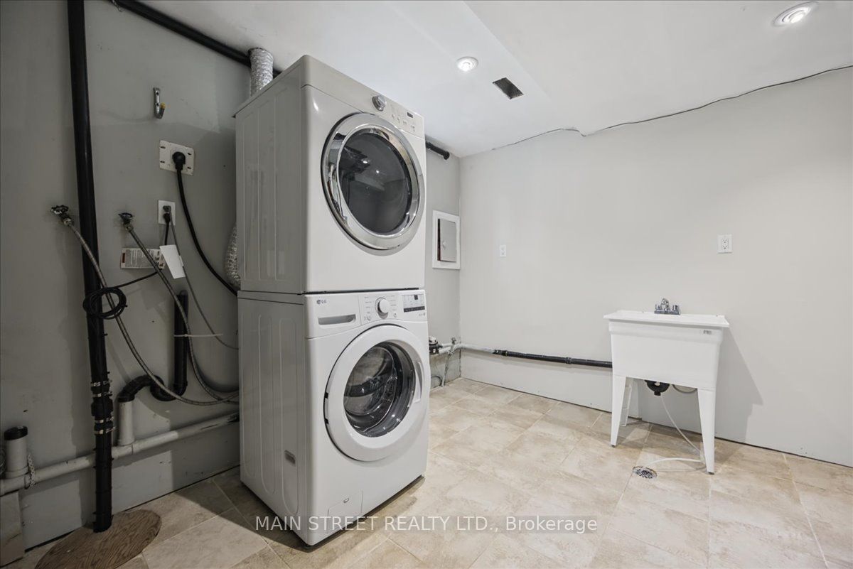 38 Townsend Avenue Property Photo 28