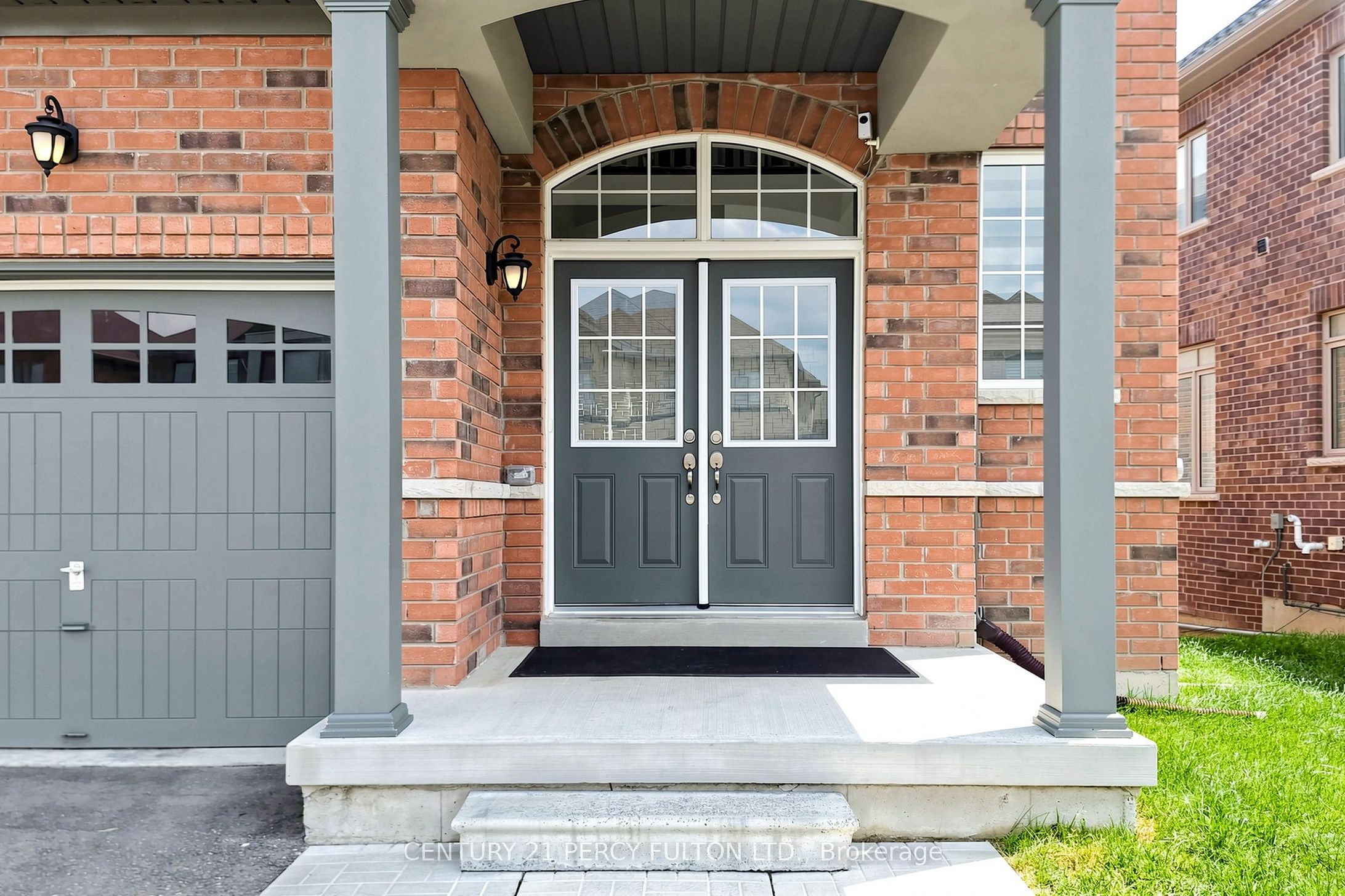 166 Ferragine Crescent Property Photo 3