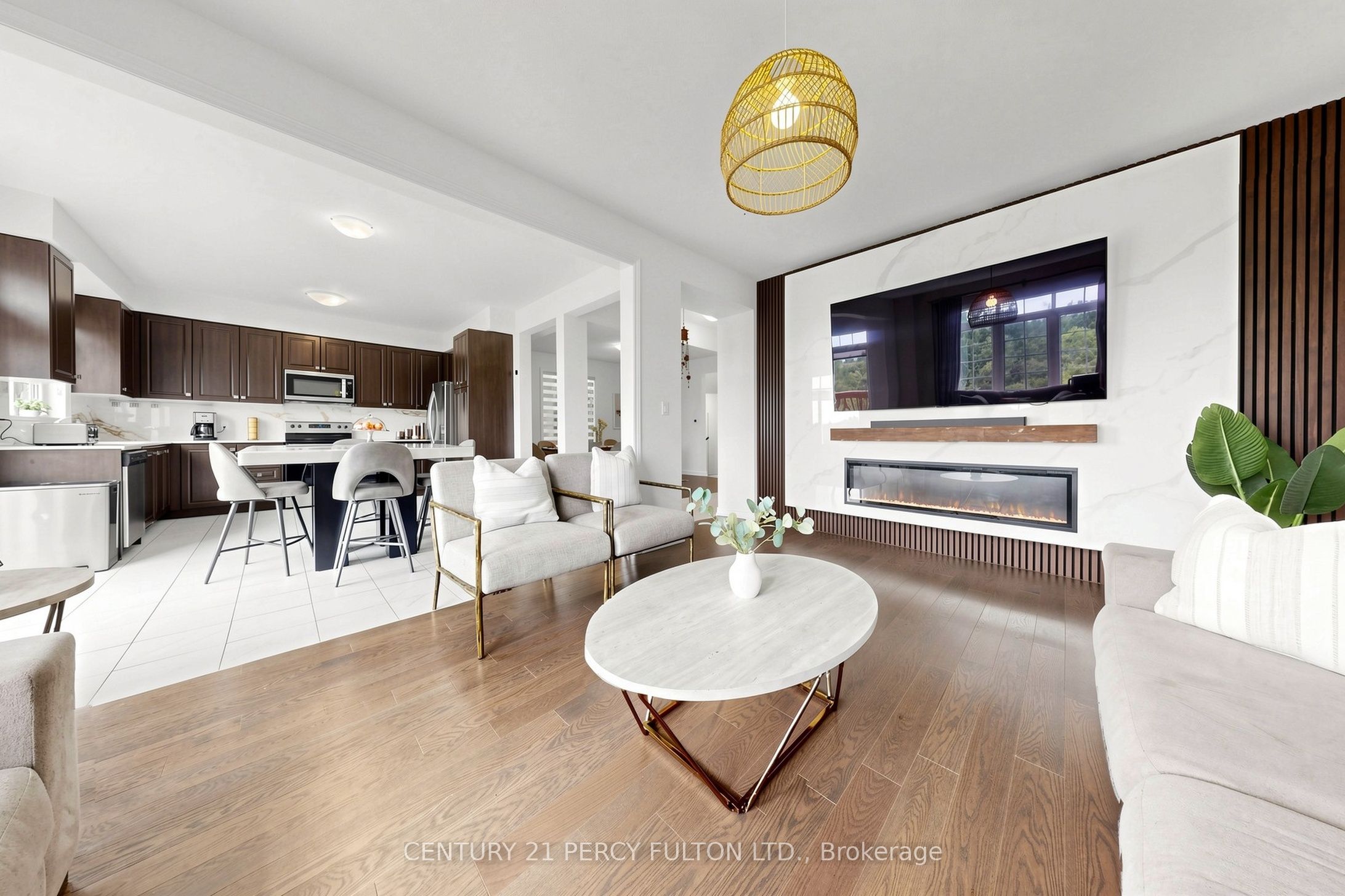 166 Ferragine Crescent Property Photo 4