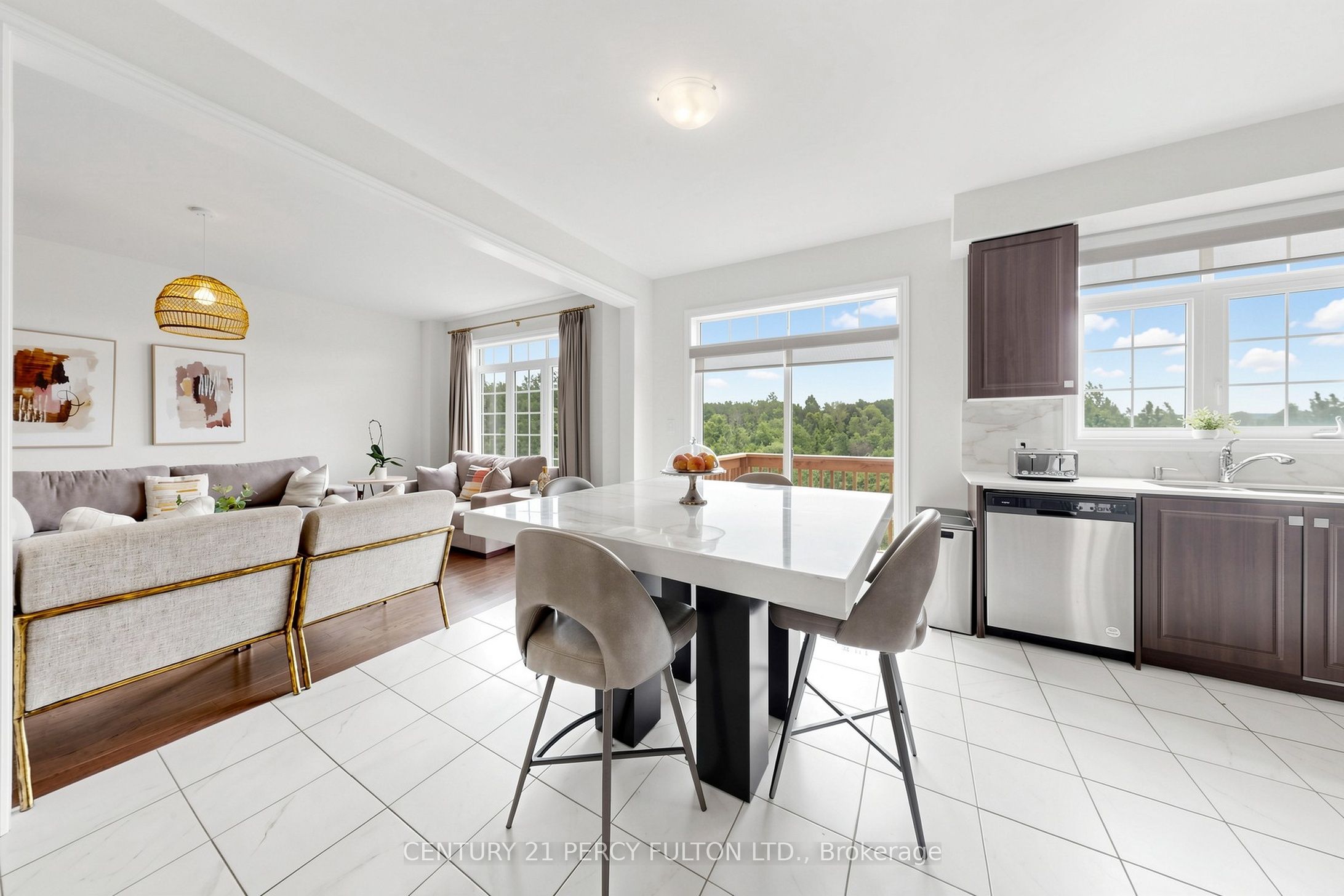 166 Ferragine Crescent Property Photo 11