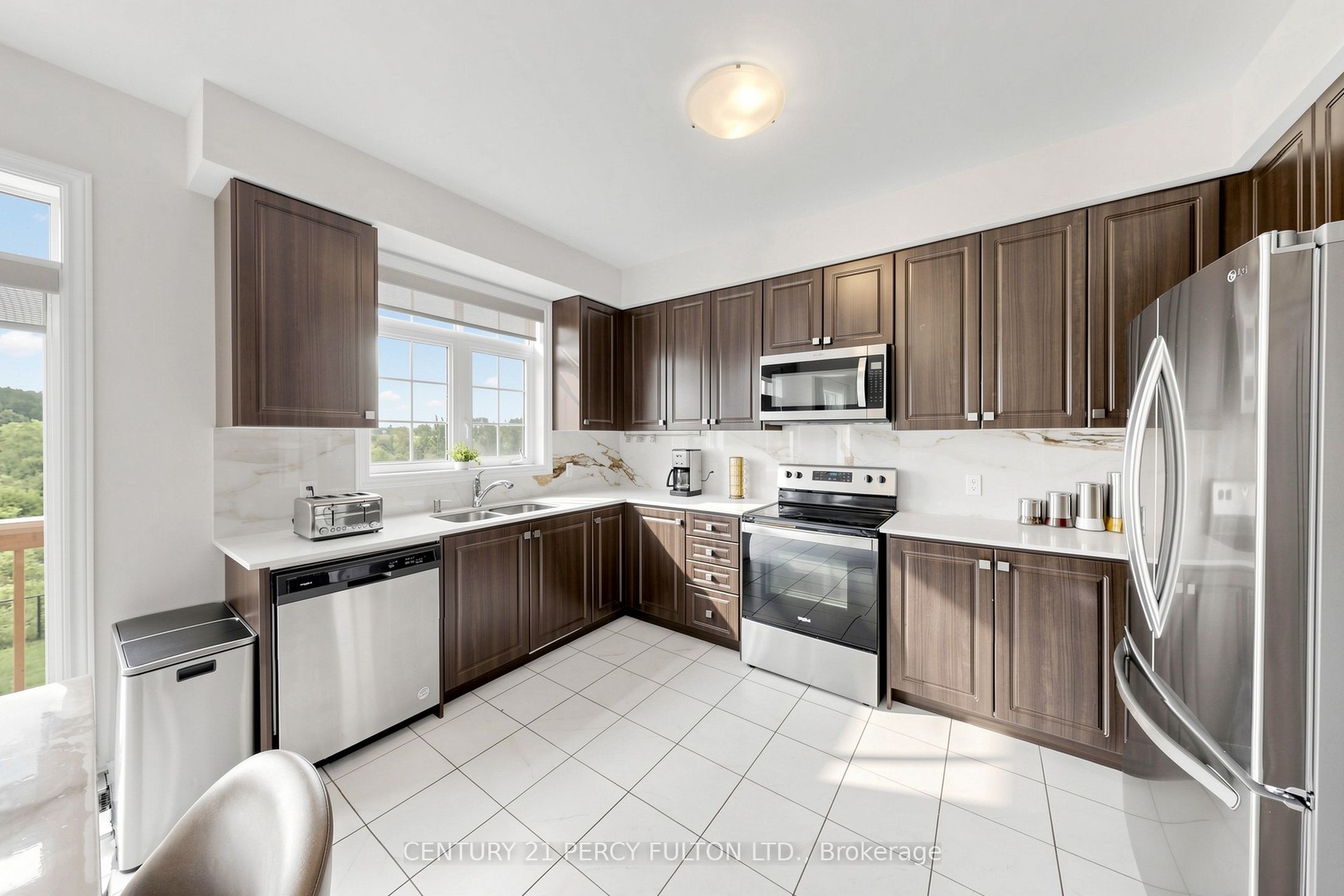 166 Ferragine Crescent Property Photo 15