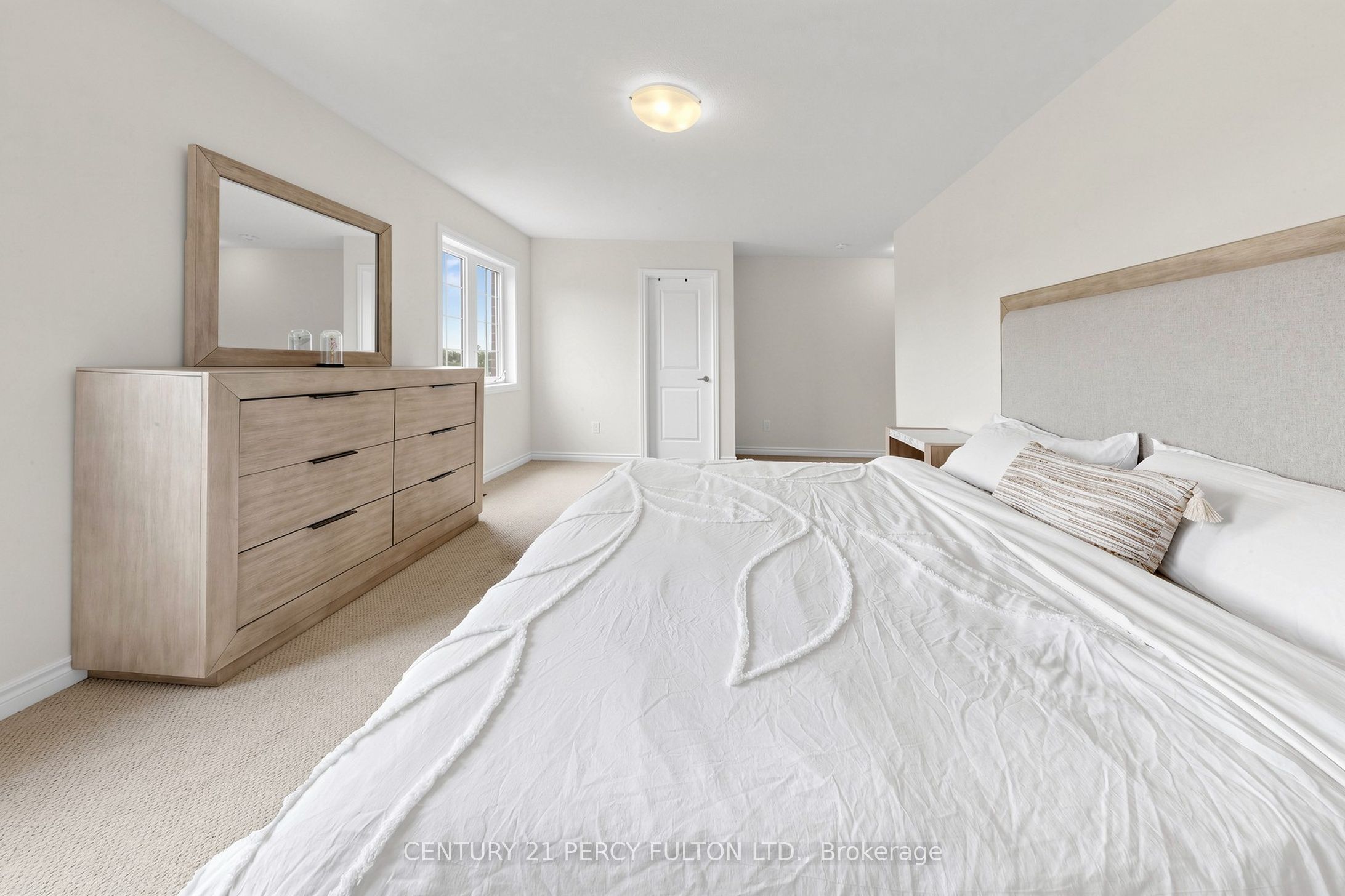 166 Ferragine Crescent Property Photo 20