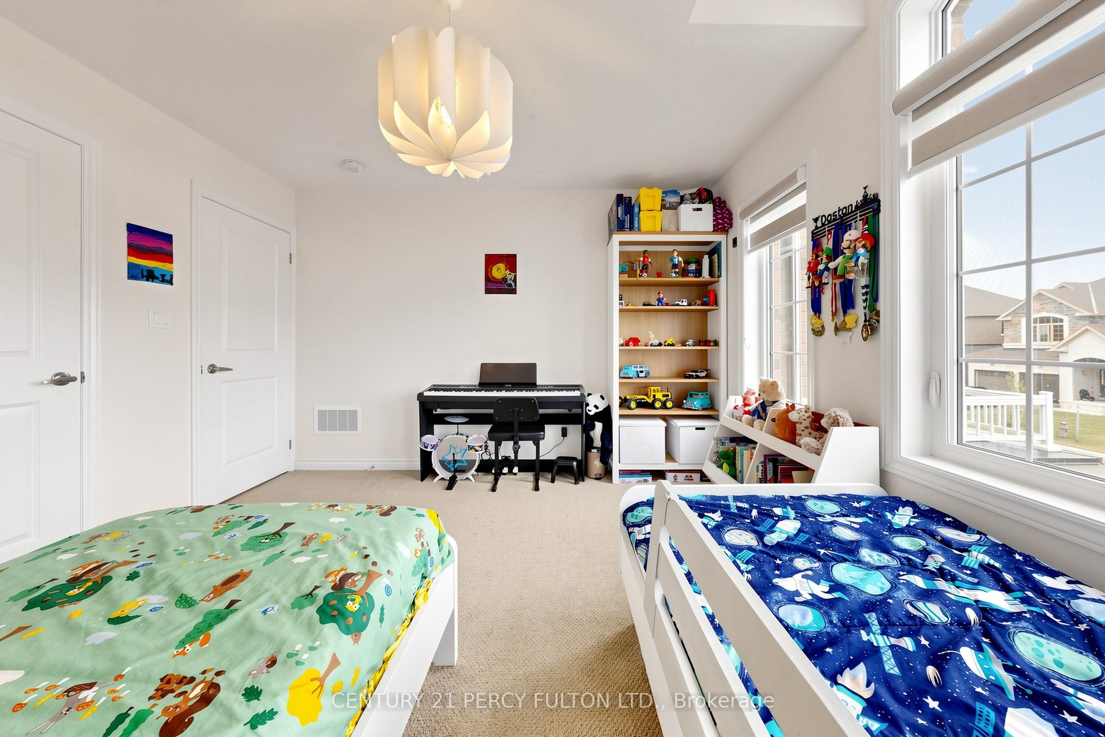 166 Ferragine Crescent Property Photo 25