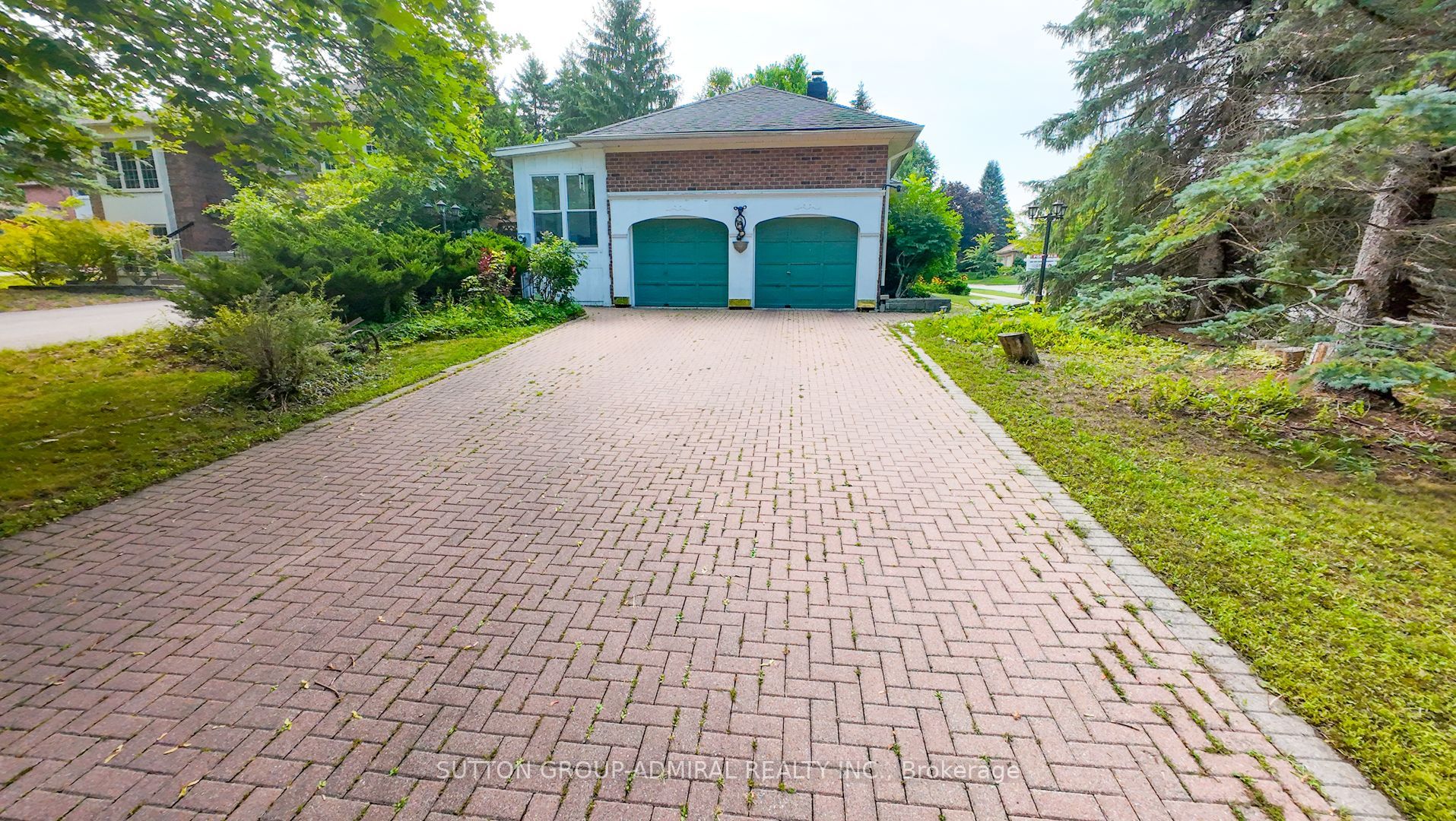 284 Murray Drive Property Photo 1